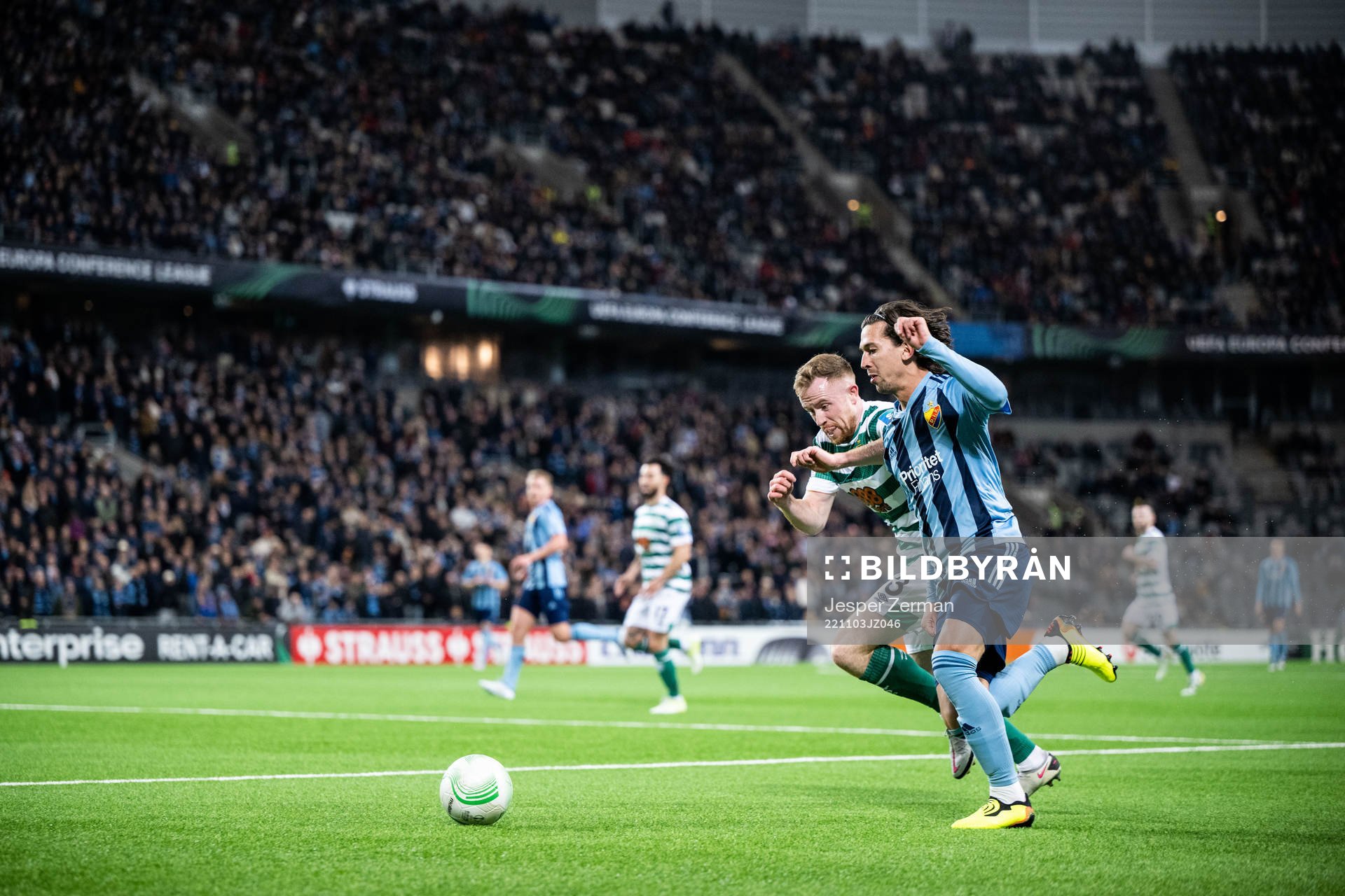 Sean Hoare of Shamrock Rovers and Gustav Wikheim of