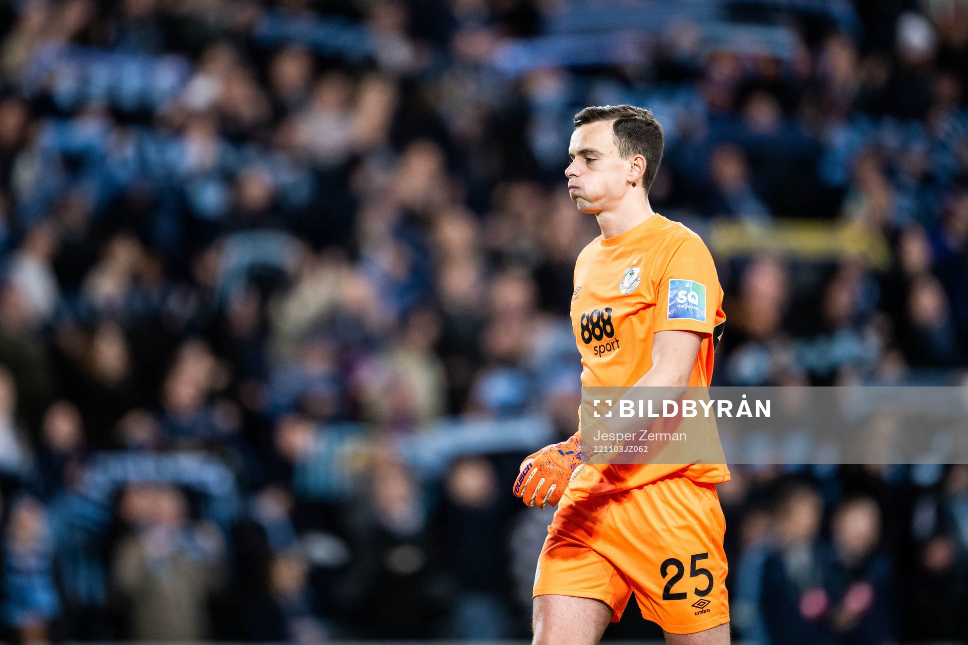 Goalkeeper Leon Pohls of Shamrock Rovers looks dejected