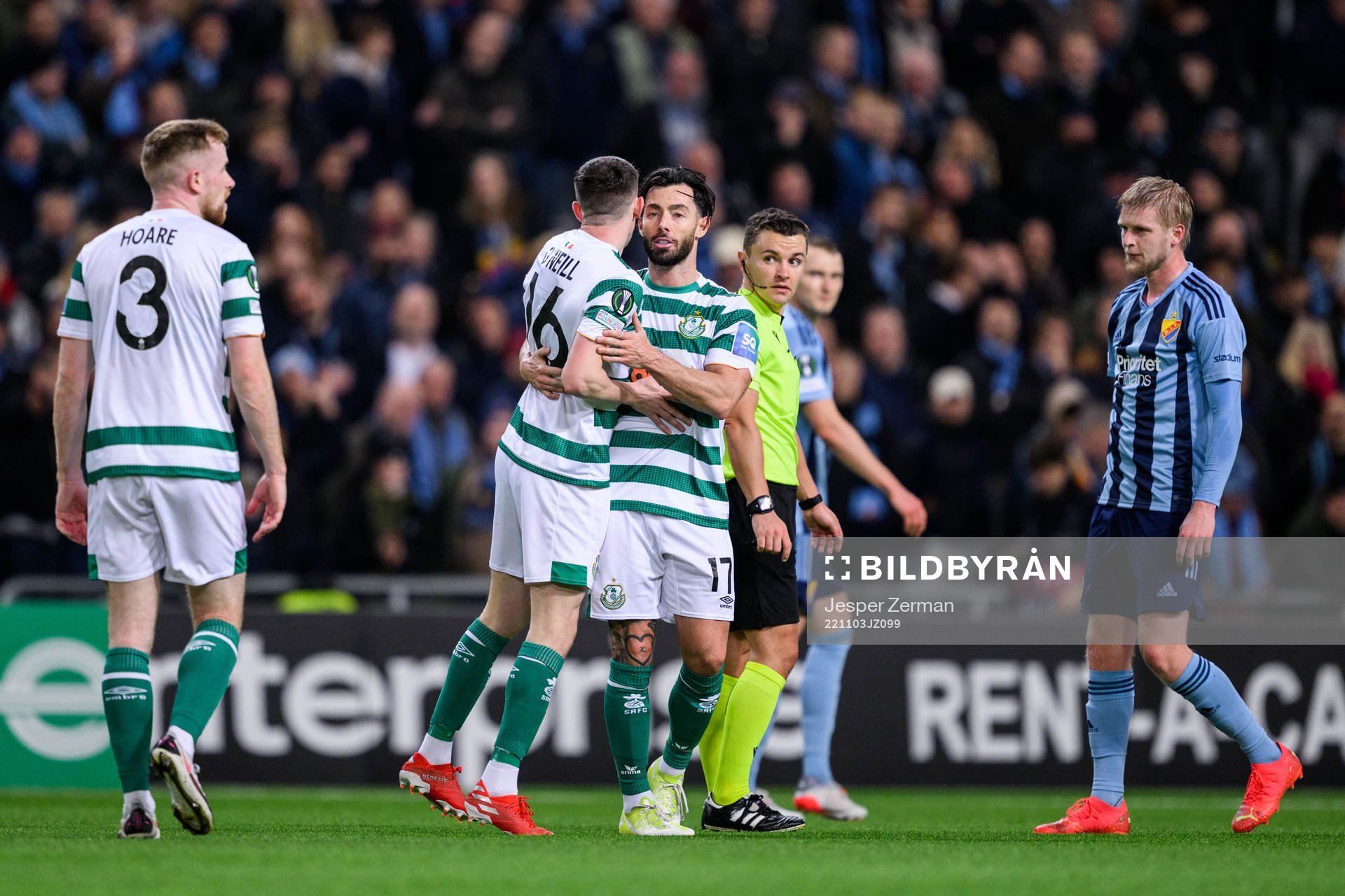Gary O Neill of Shamrock Rovers in an argument with Kalle