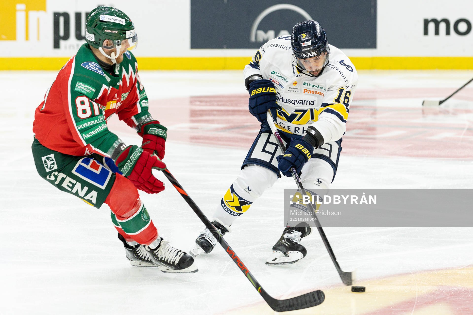 Frölundas Ryan Lasch och HV71s Joseph Laleggia