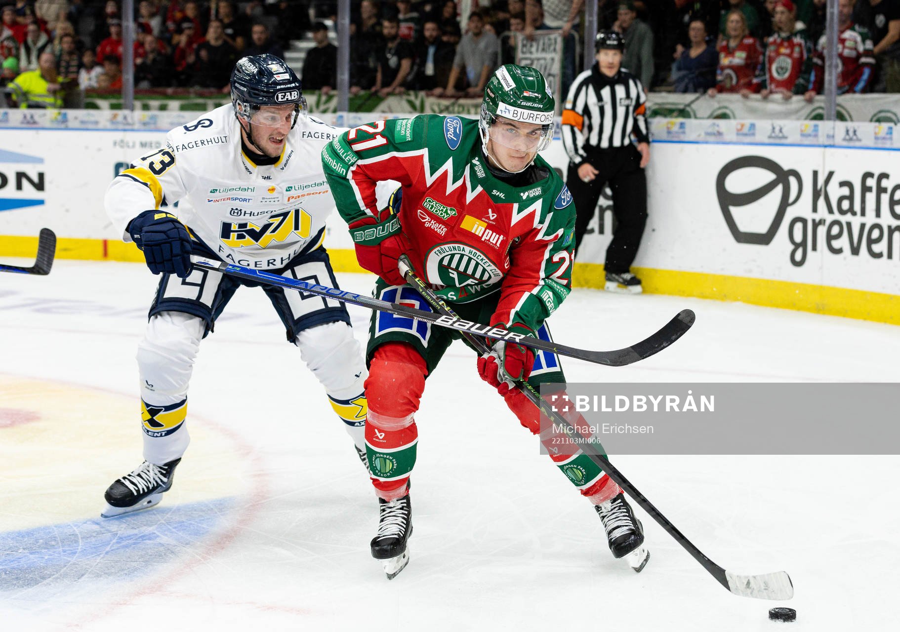 HV71s Rasmus Bengtsson och Frölundas Jere Innala