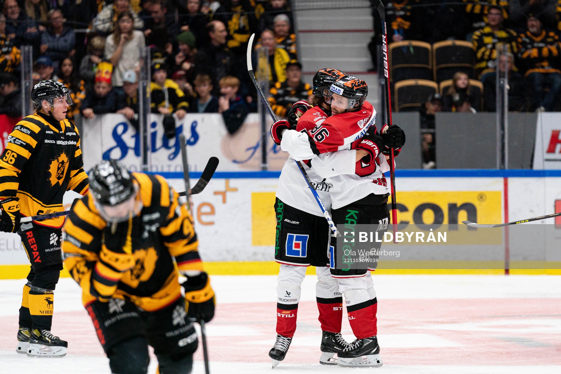 Örebros Marcus Hardegård och Mathias Bromé jublar