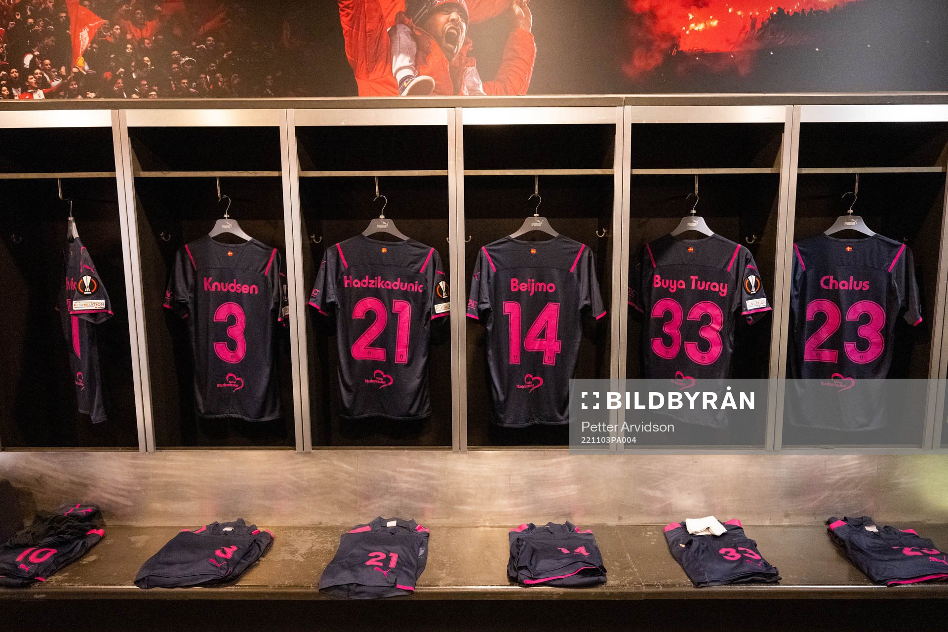 The kits of Jonas Knudsen, Dennis Hadžikadunic, Felix