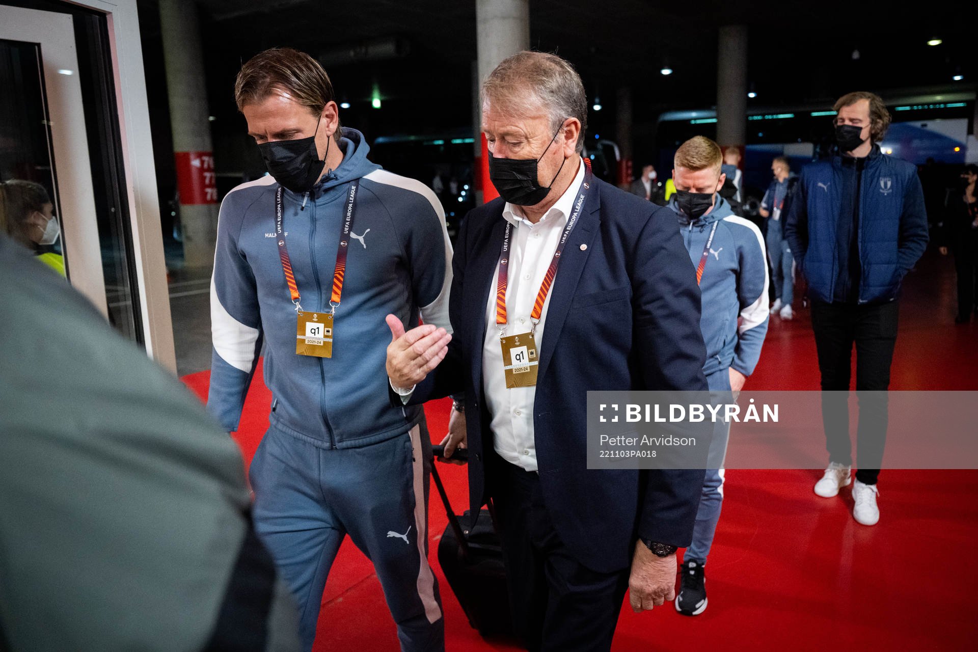 Goalkeeper Johan Dahlin and head coach Åge Hareide arrives