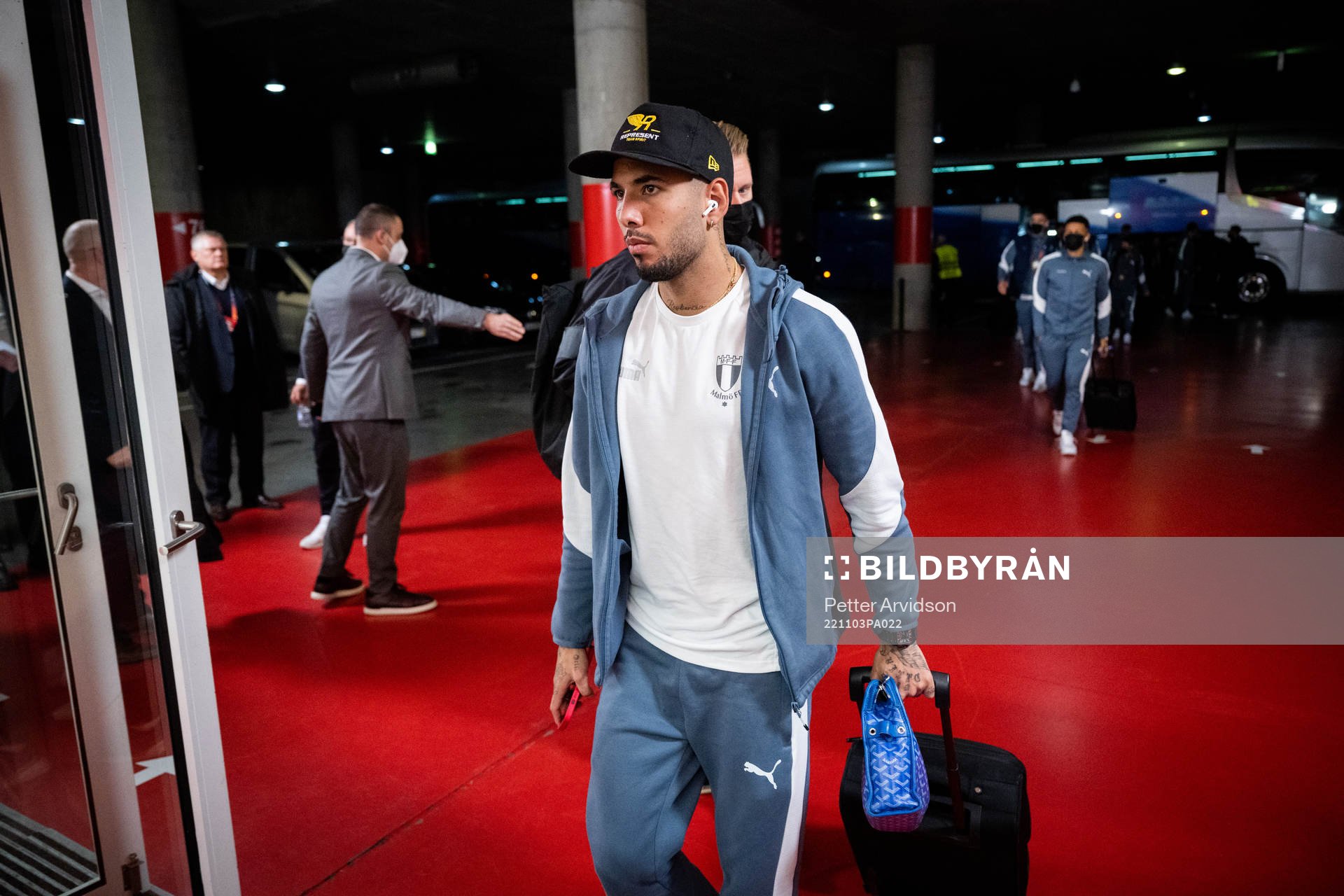 Sergio Pena arrives to the stadium