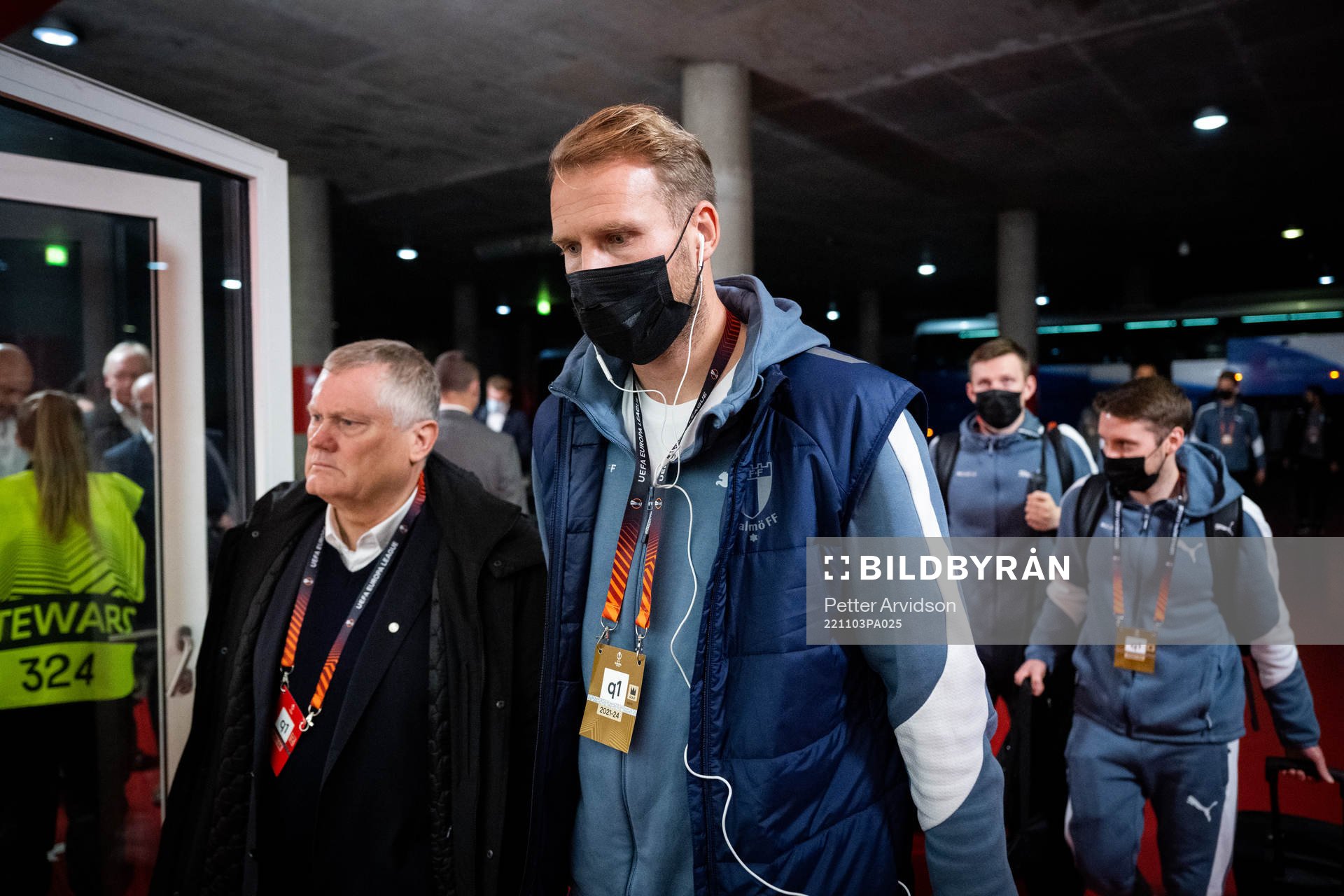 Ola Toivonen arrives to the stadium
