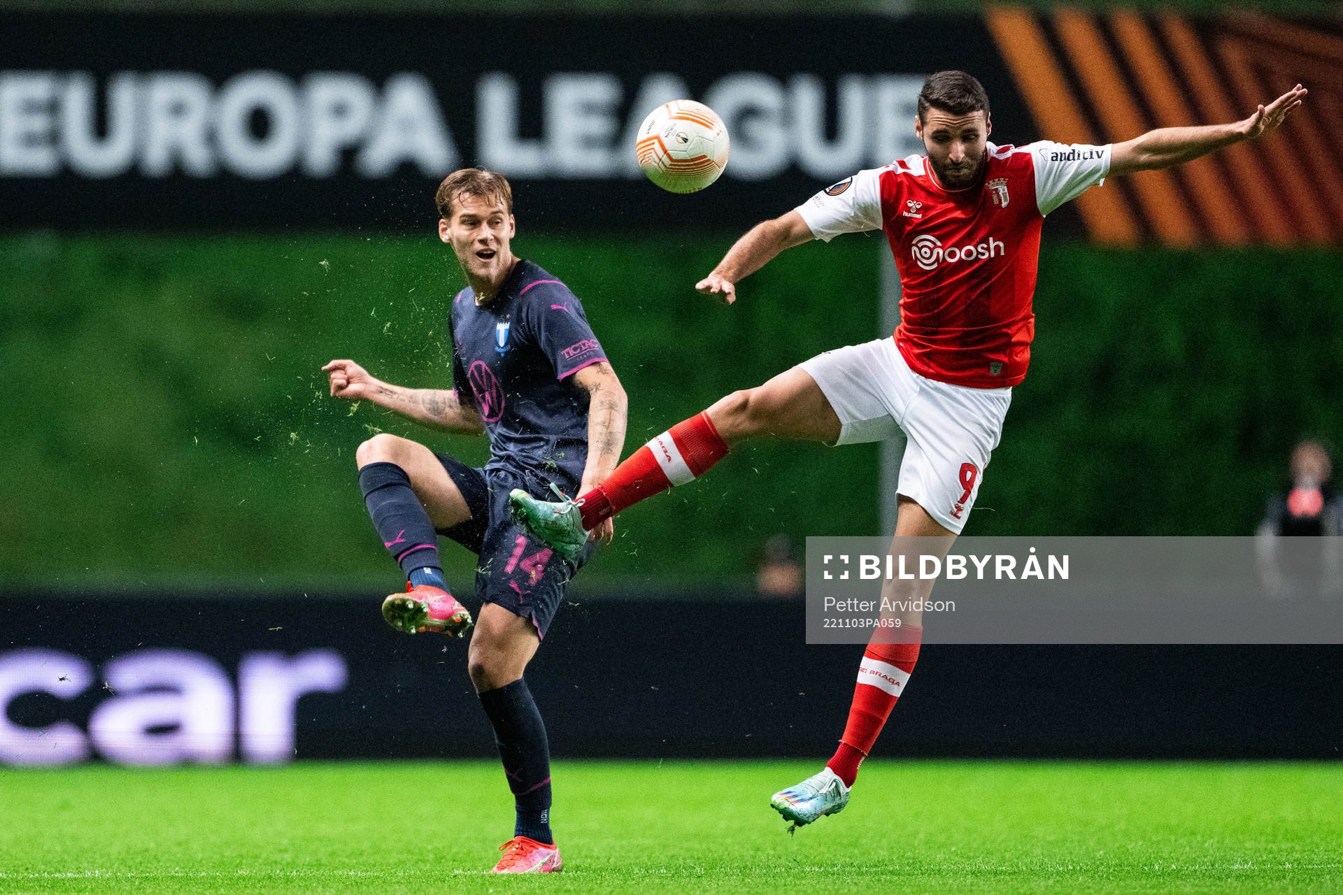 Felix Beijmo of Malmö FF and Abel Ruiz of Braga