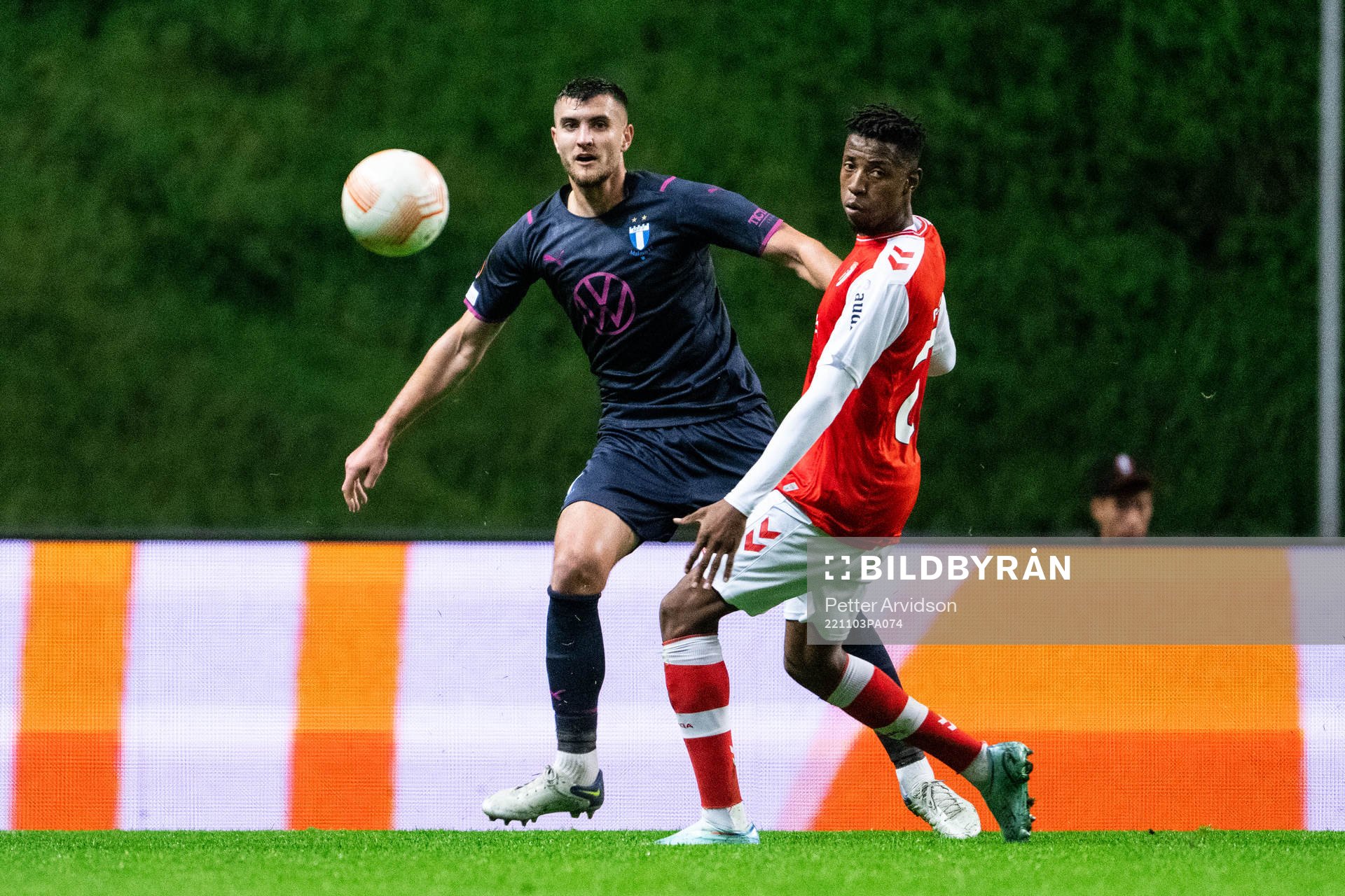 Matěj Chalus of Malmö FF and Simon Banza of Braga