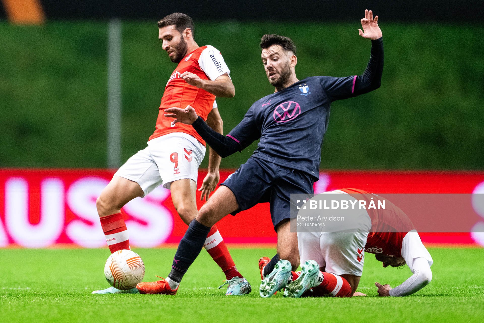 Erdal Rakip of Malmö FF and Abel Ruiz of Braga