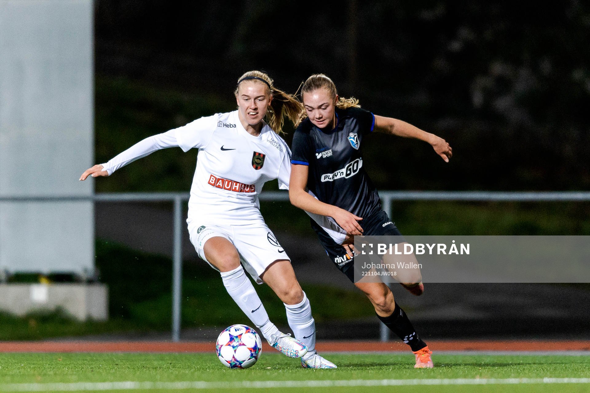 Brommapojkarnas Thea Öhman och Växjös Ebba Cronholm