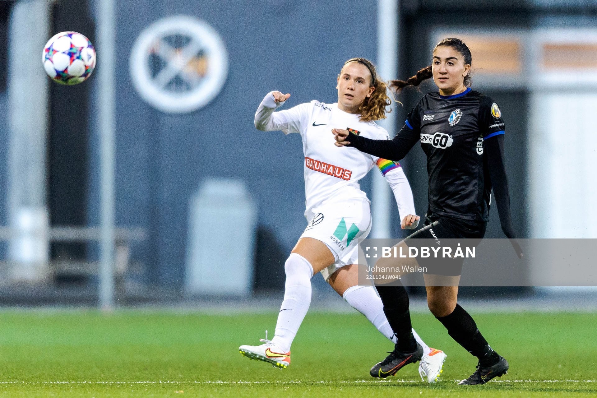 Brommapojkarnas Ebba Hjalmarsson och Växjös Izabell Afram