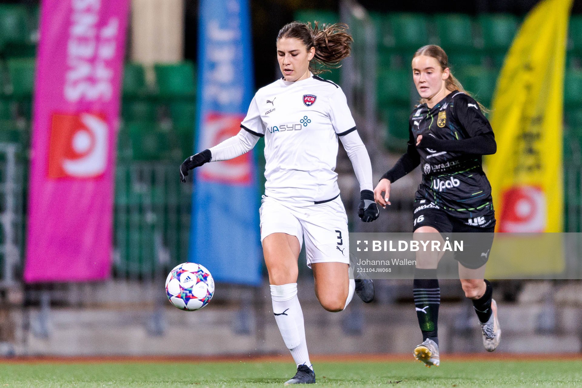 FC Rosengårds Vera Ivarsson och Umeås Thea Bäckström