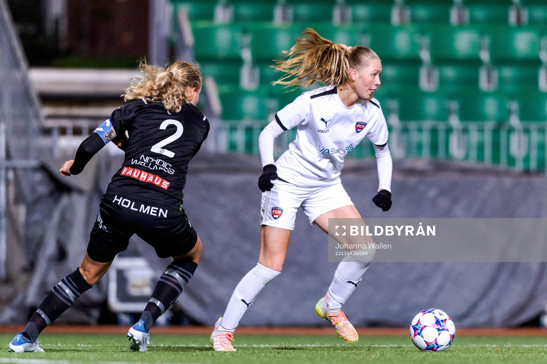 Umeås Tilda Sörlén och FC Rosengårds Cajsa Rubensson