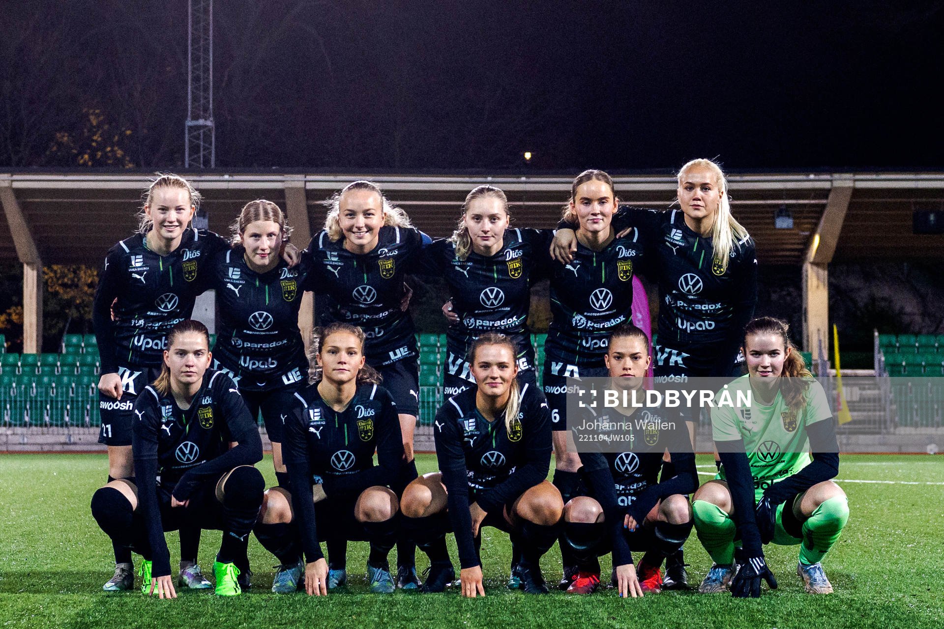 Umeås startelva ställer upp för en lagbild