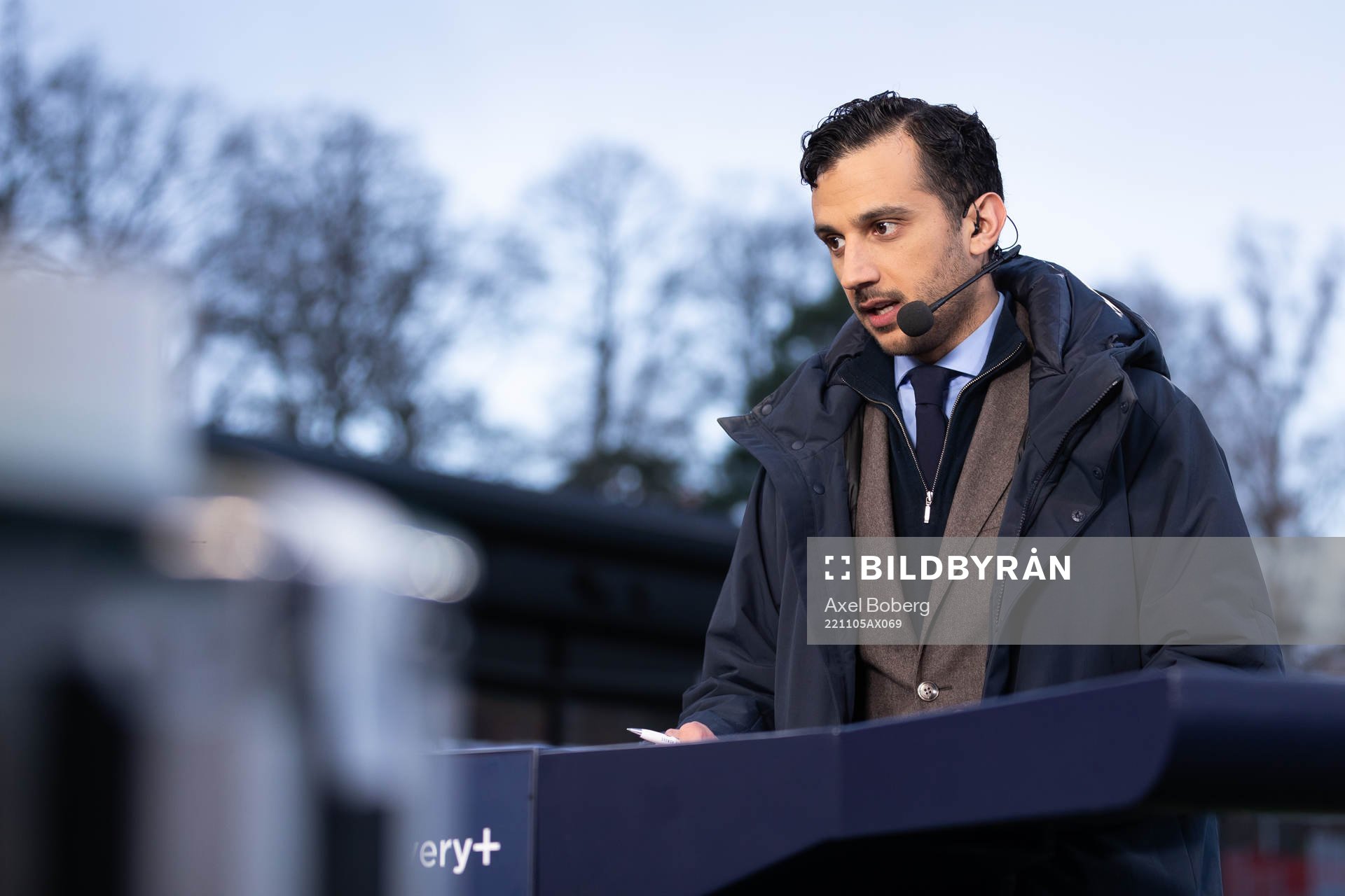 Discoverys Ramin Nouri inför fotbollsmatchen i Superettan mellan Jönköpings Södra och Örebro den 5 november 2022 i Jönköping. 