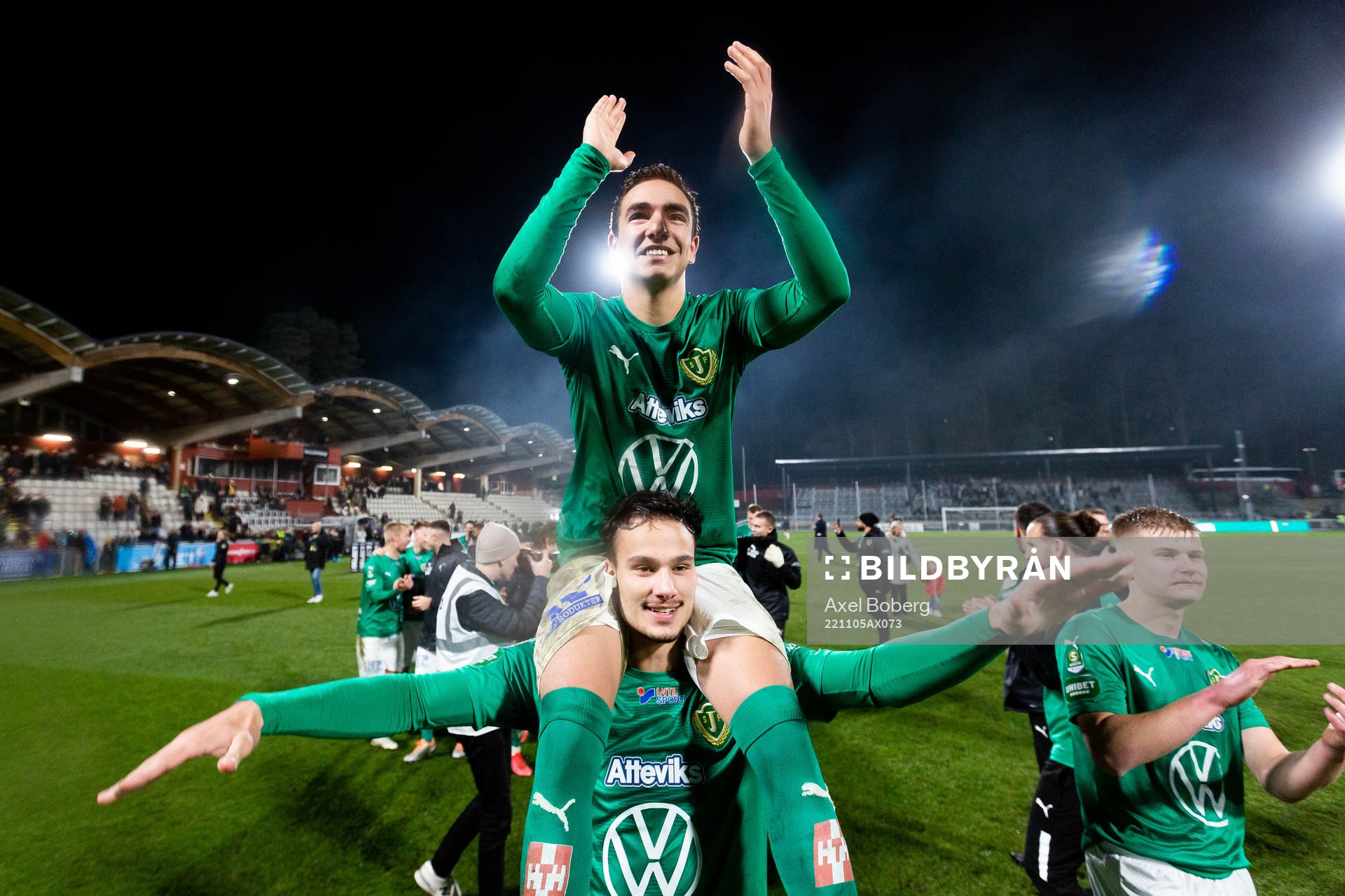 Jönköpings Södras Assad Al Hamlawi och Omar Natami jublar