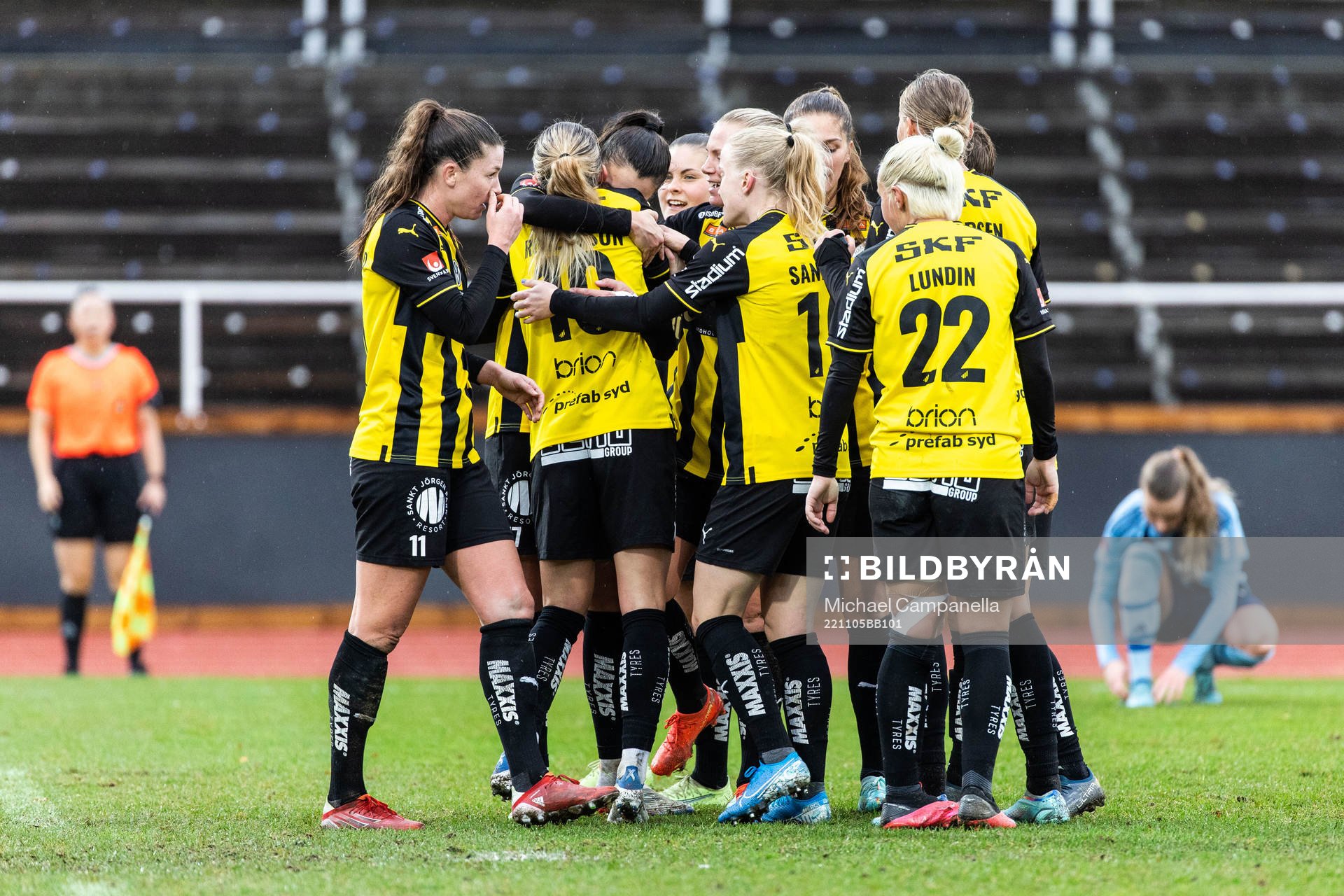 Häckens spelare jublar