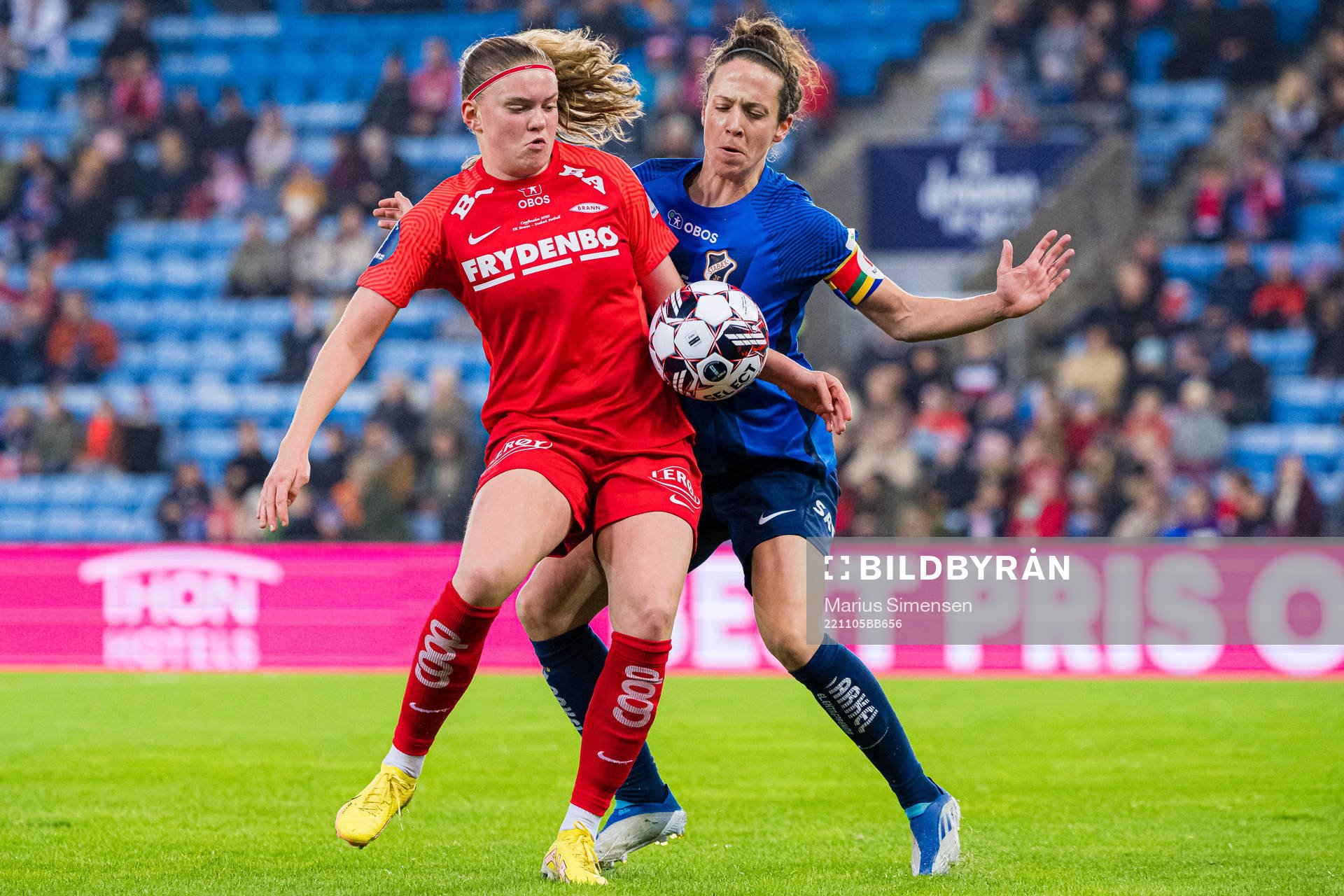 Signe Gaupset of Brann and Melissa Linn Berman Bjånesøy