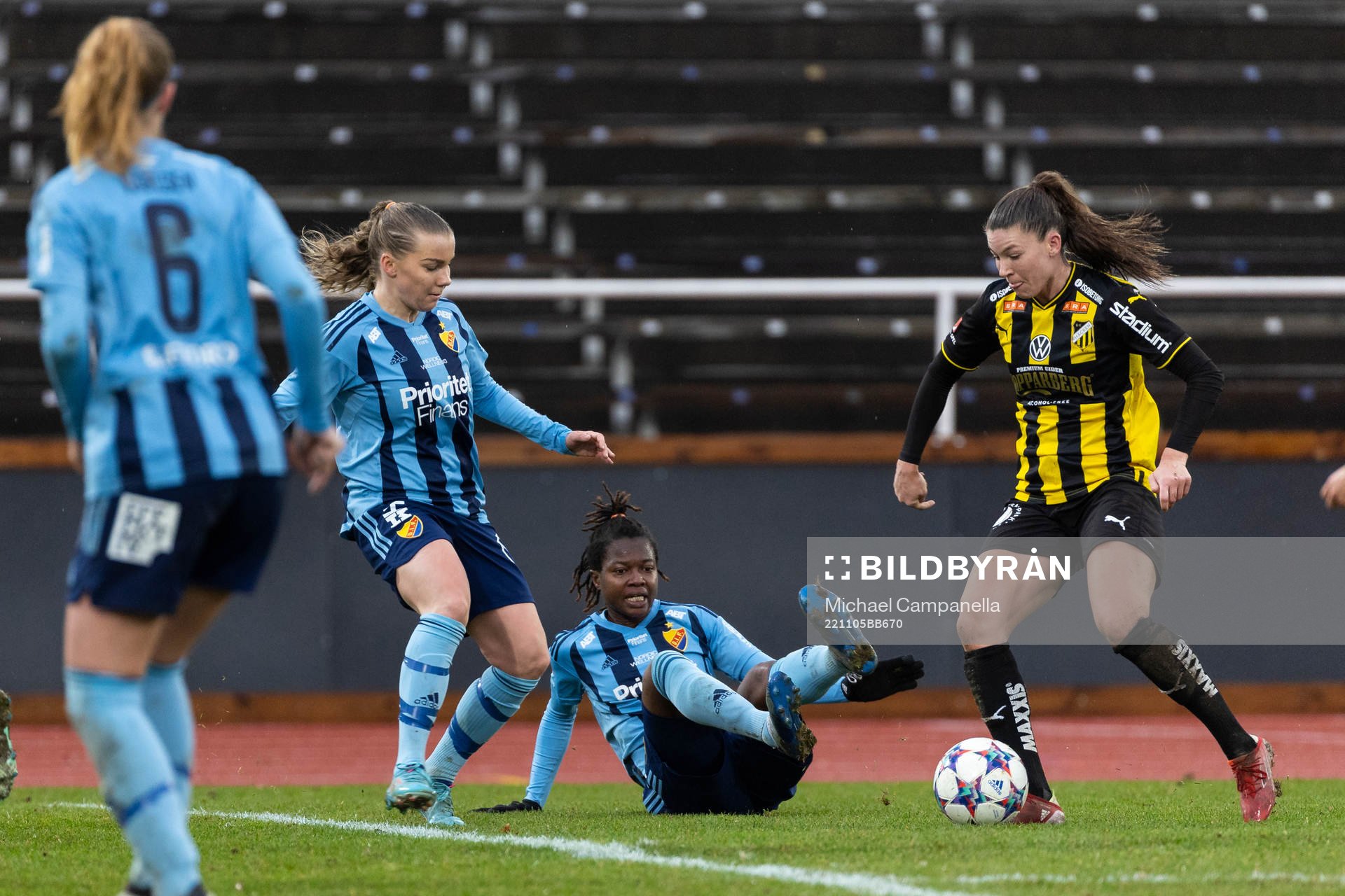 Häckens Pauline Hammarlund och Djurgårdens Portia Boakye