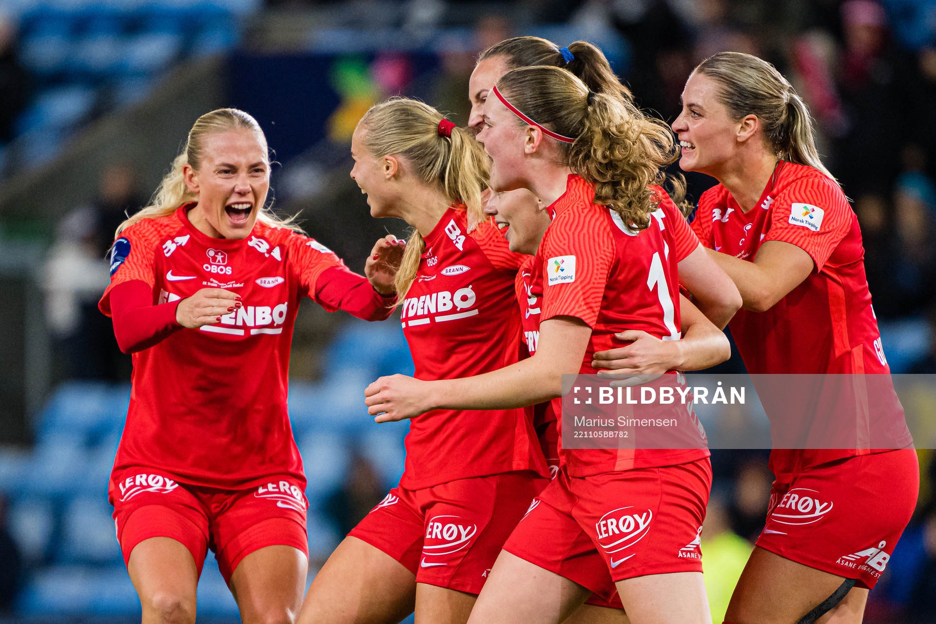 Nora Eide Lie of Brann celebrates