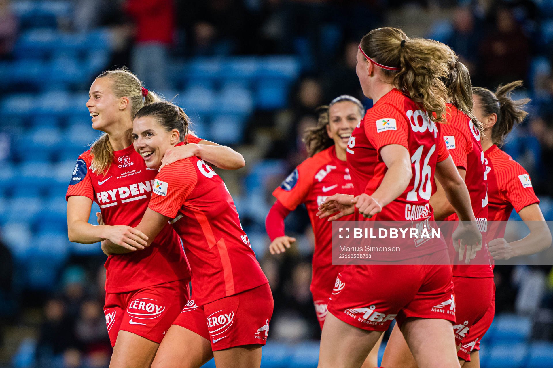 Nora Eide Lie of Brann celebrates