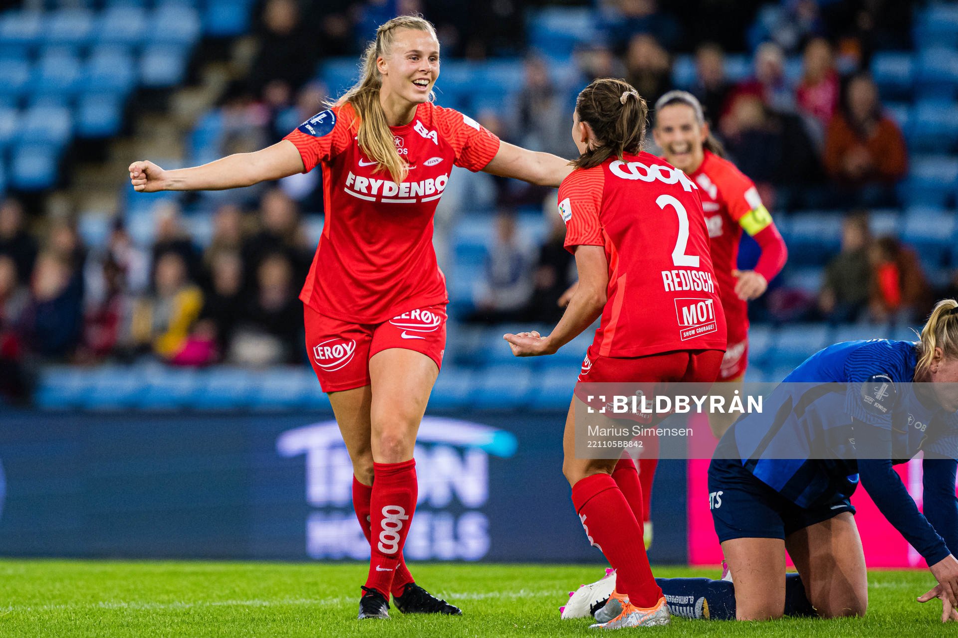 Nora Eide Lie of Brann celebrates