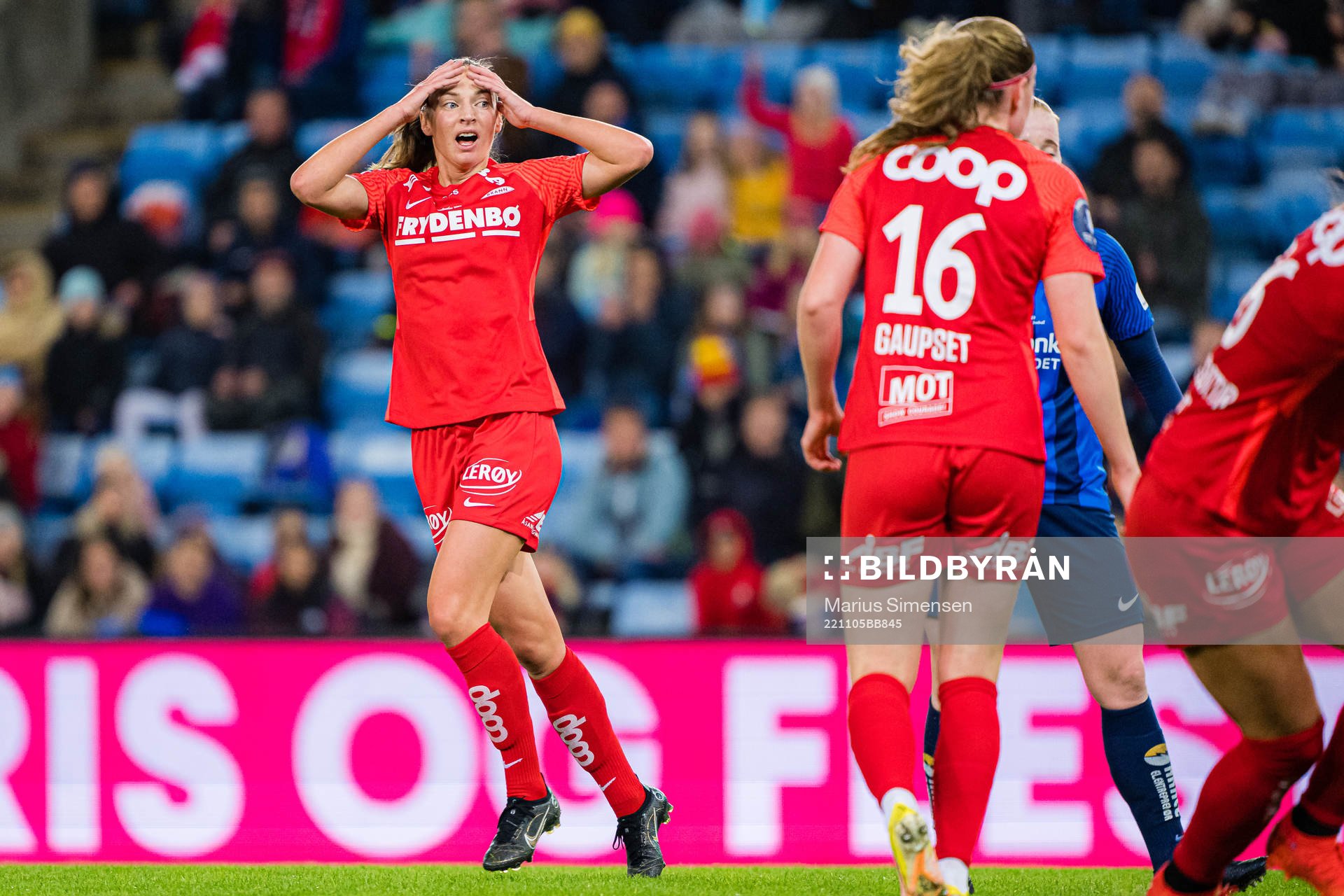 Marit Bratberg Lund of Brann reacts