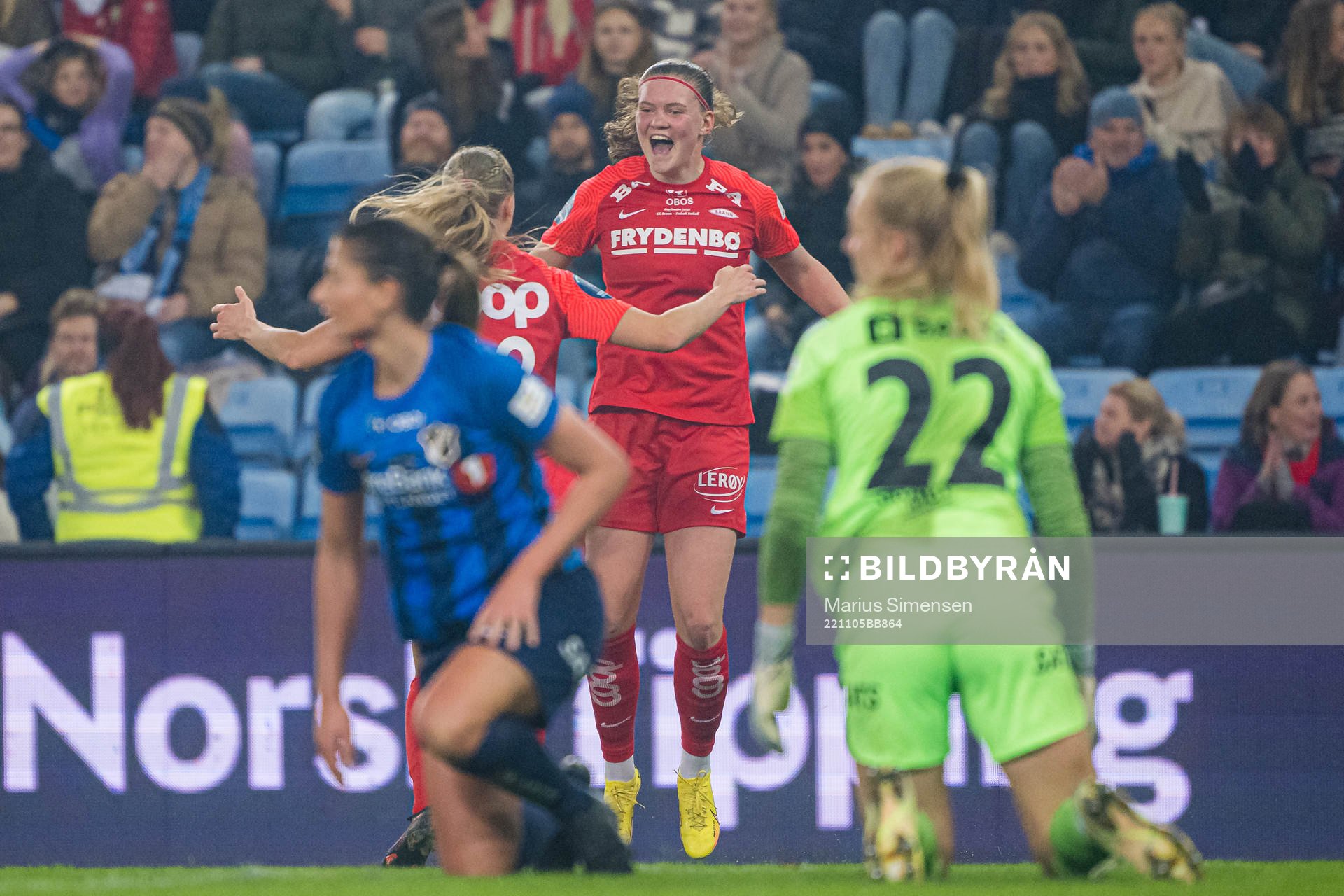 Signe Gaupset of Brann celebrates