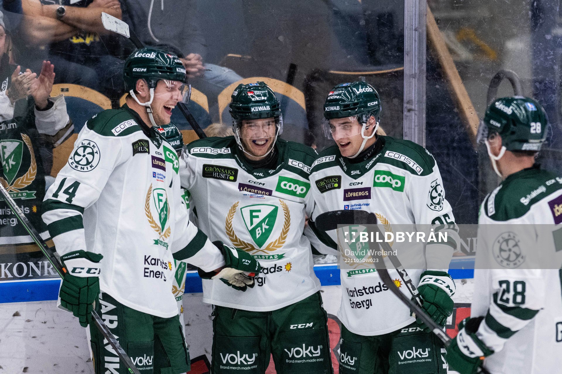 Färjestads Marcus Nilsson jublar med lagkamrater