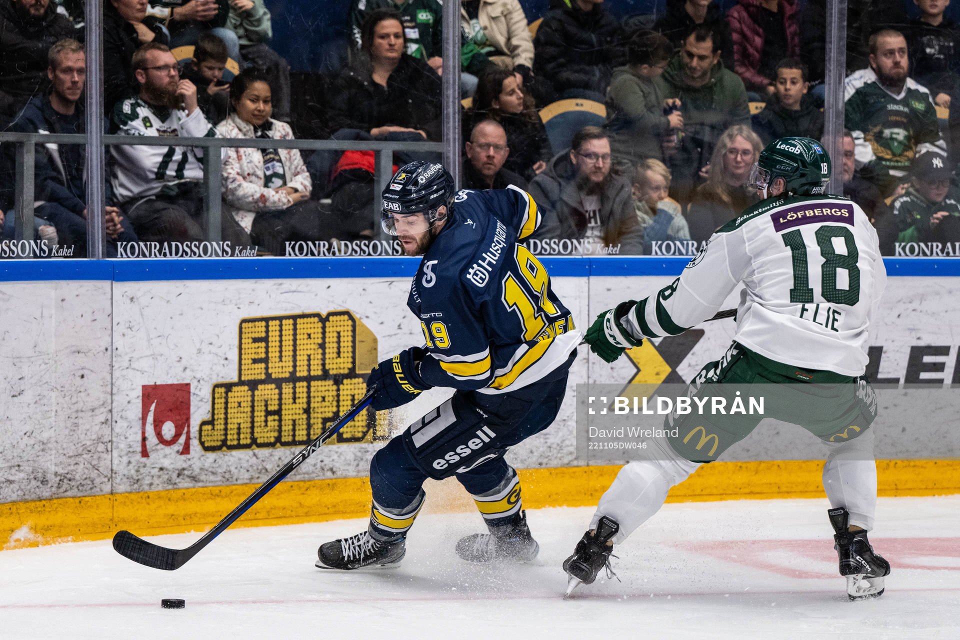HV71s Sam Vigneault och Färjestads Remi Elie