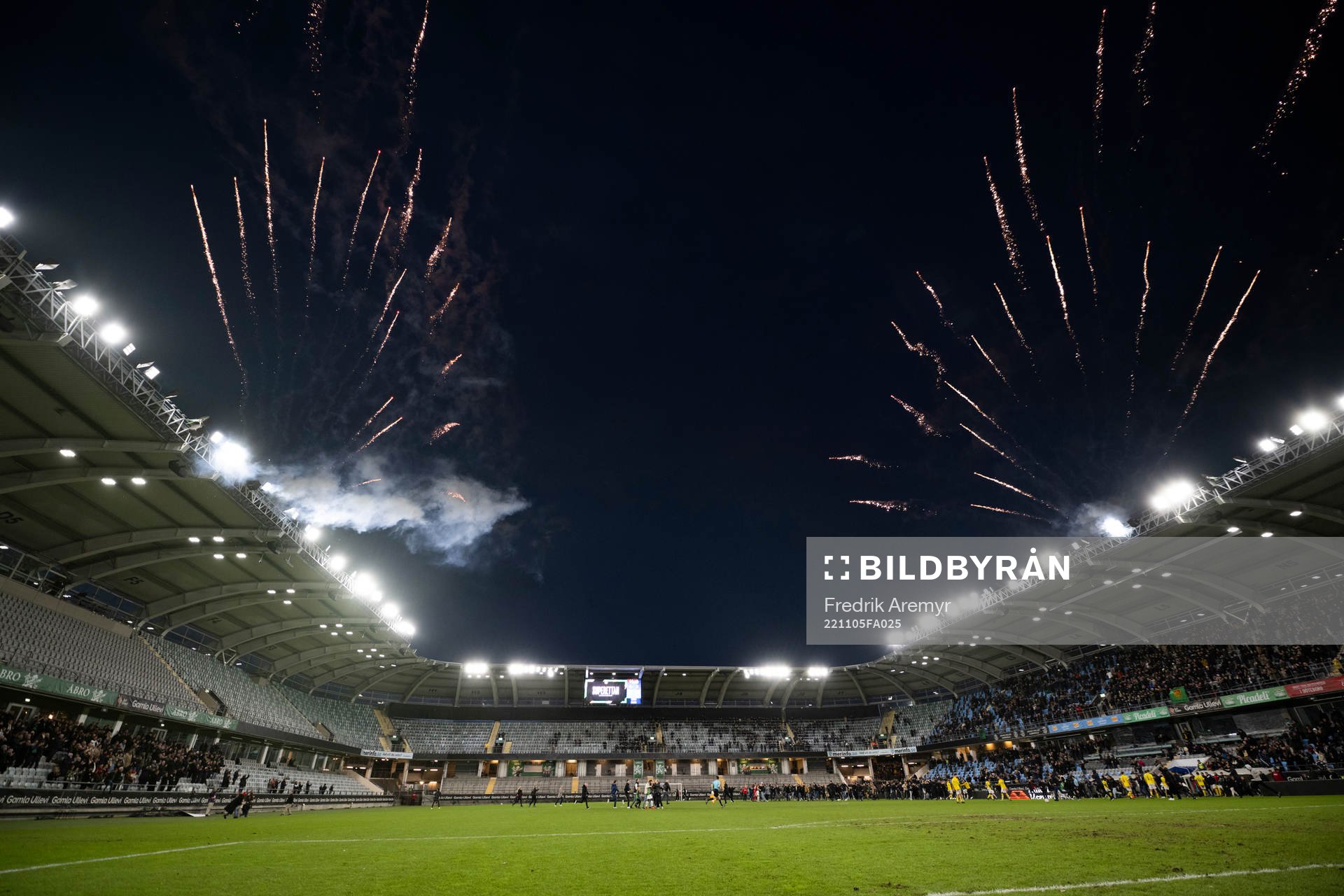 GAIS firar steget upp till superettan efter fotbollsmatchen i Ettan södra mellan GAIS och IFK Malmö den 5 november 2022 i Göteborg. 