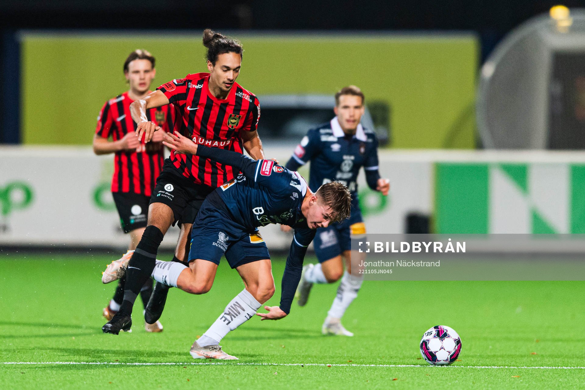 Brommapojkarnas Monir Jelassi och Örgrytes Isak Dahlqvist