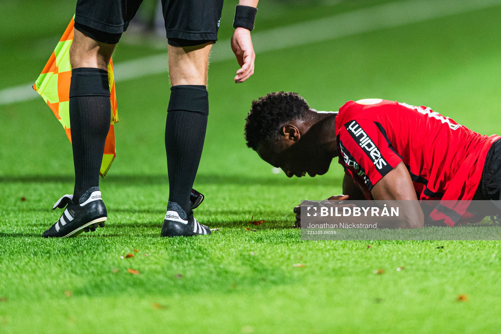 Brommapojkarnas Richie Omorowa under fotbollsmatchen i Superettan mellan Brommapojkarna och Örgryte den 5 november 2022 i Stockholm.