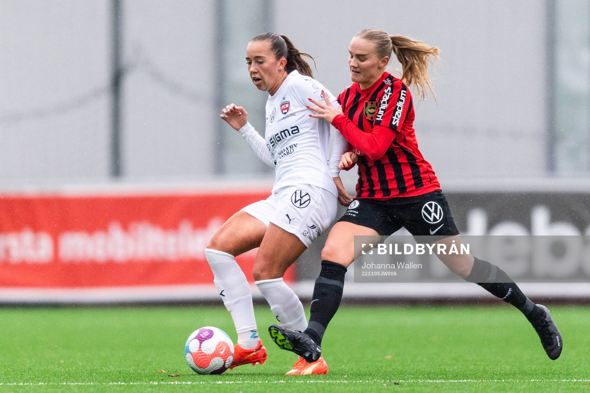 FC Rosengårds Athinna Persson Lundgren och Brommapojkarnas