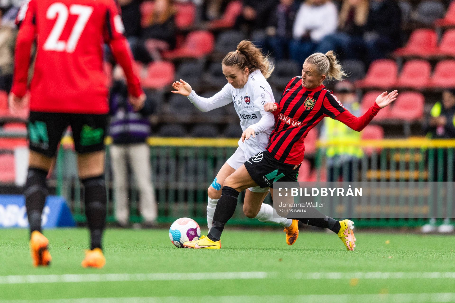 FC Rosengårds Fiona Brown och Brommapojkarnas Ellen Toivio