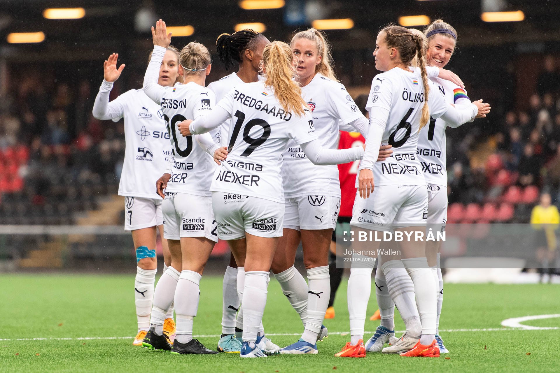 FC Rosengårds spelare jublar