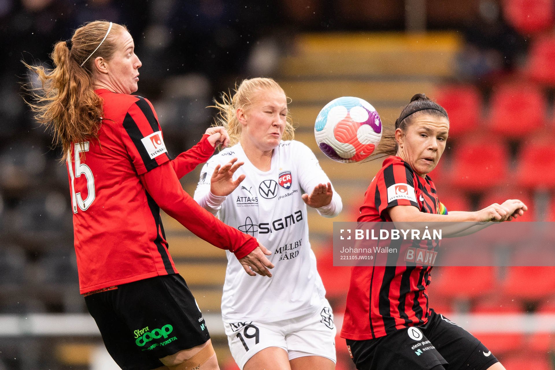 Brommapojkarnas Vaila Barsley och Alexsandra Lobanova mot
