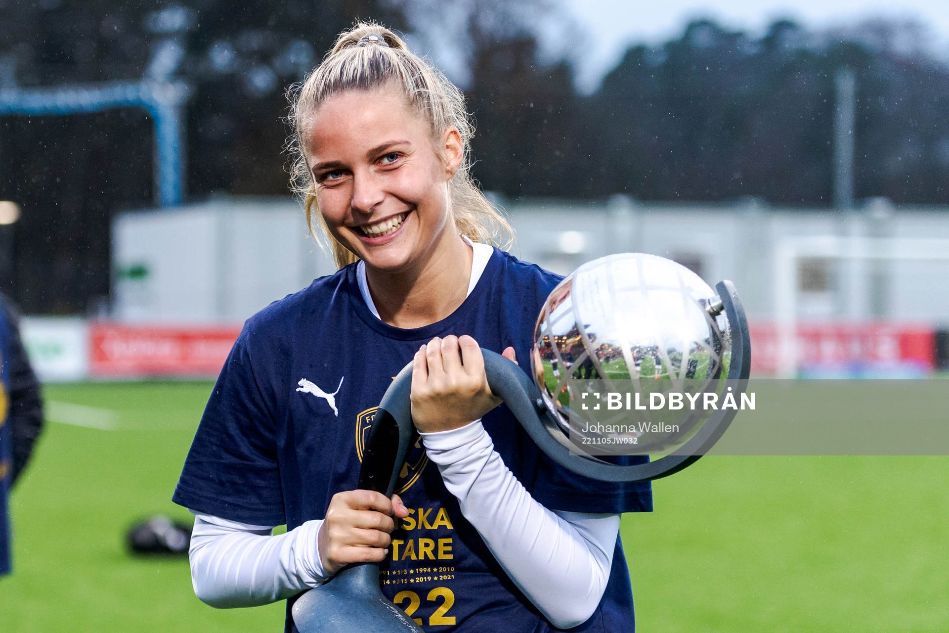 FC Rosengårds Olivia Holdt jublar med Kronprinsessan