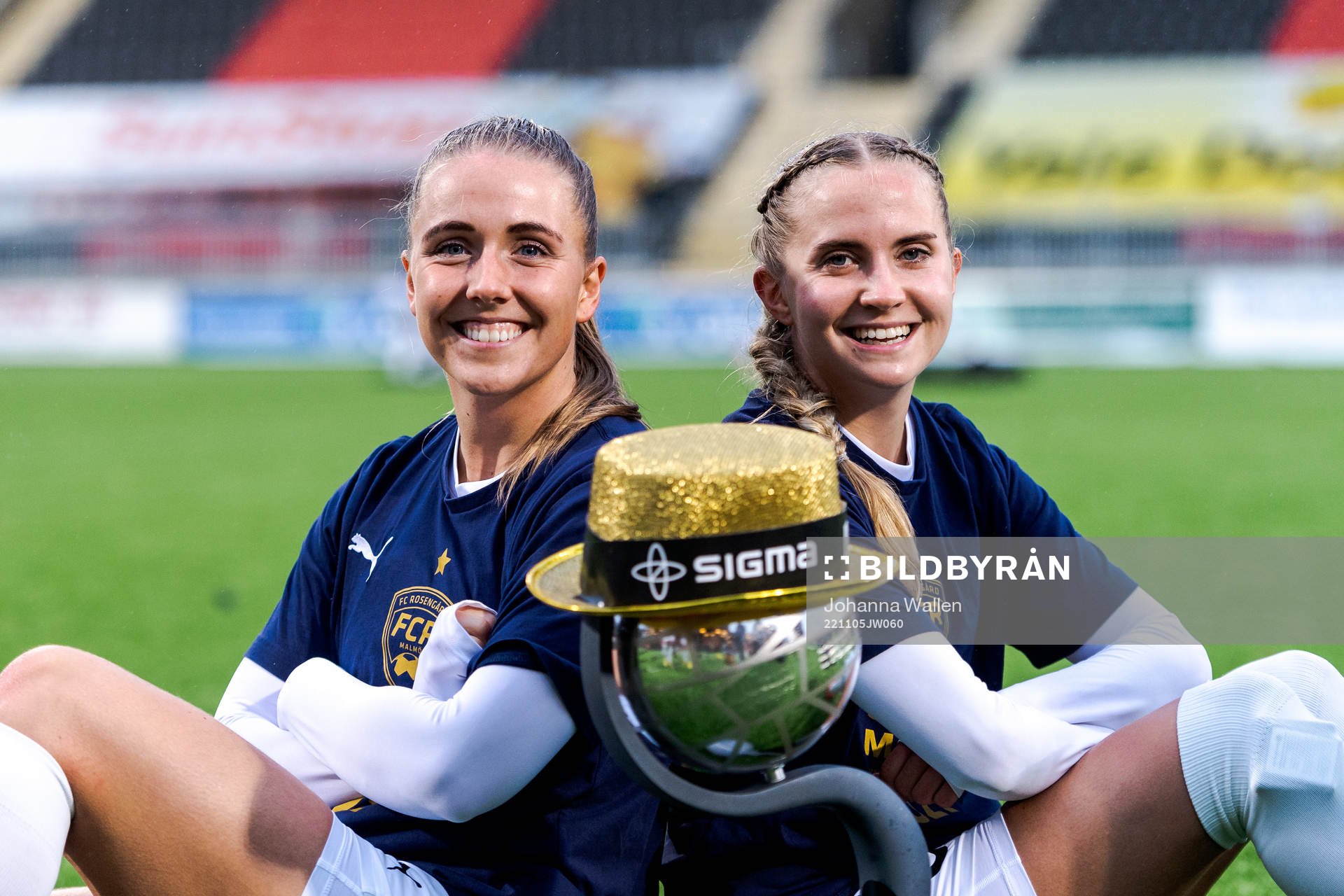 FC Rosengårds Gudrun Arnardottir och Ria Noora Minerva