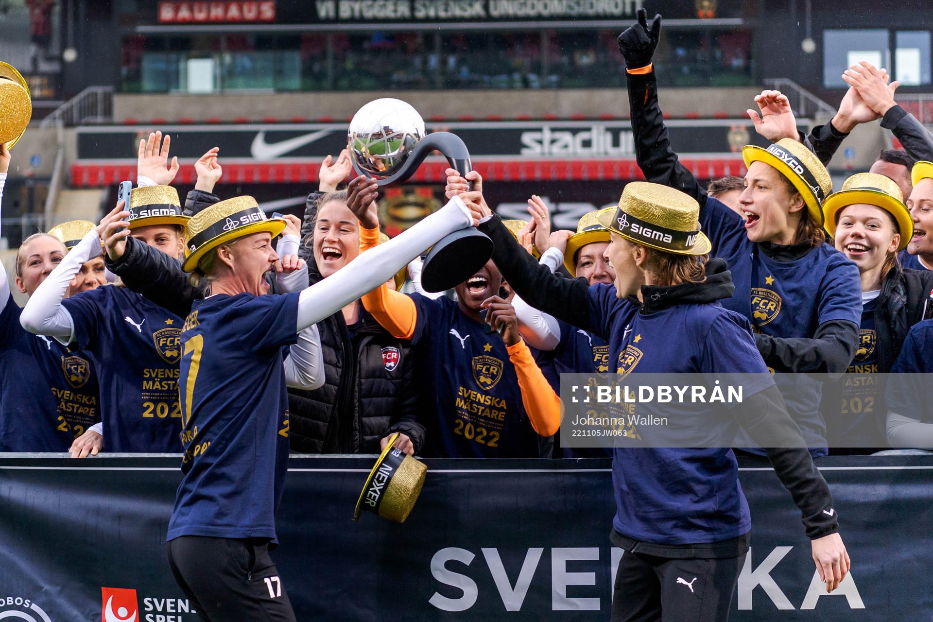 FC Rosengård jublar med Kronprinsessan Victorias pokal