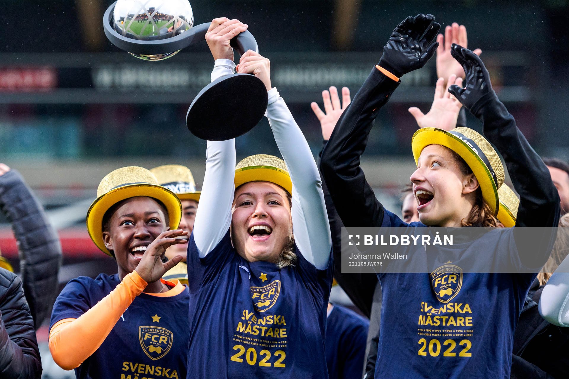 FC Rosengårds målvakt Angel Mukasa, Loreta Kullashi och