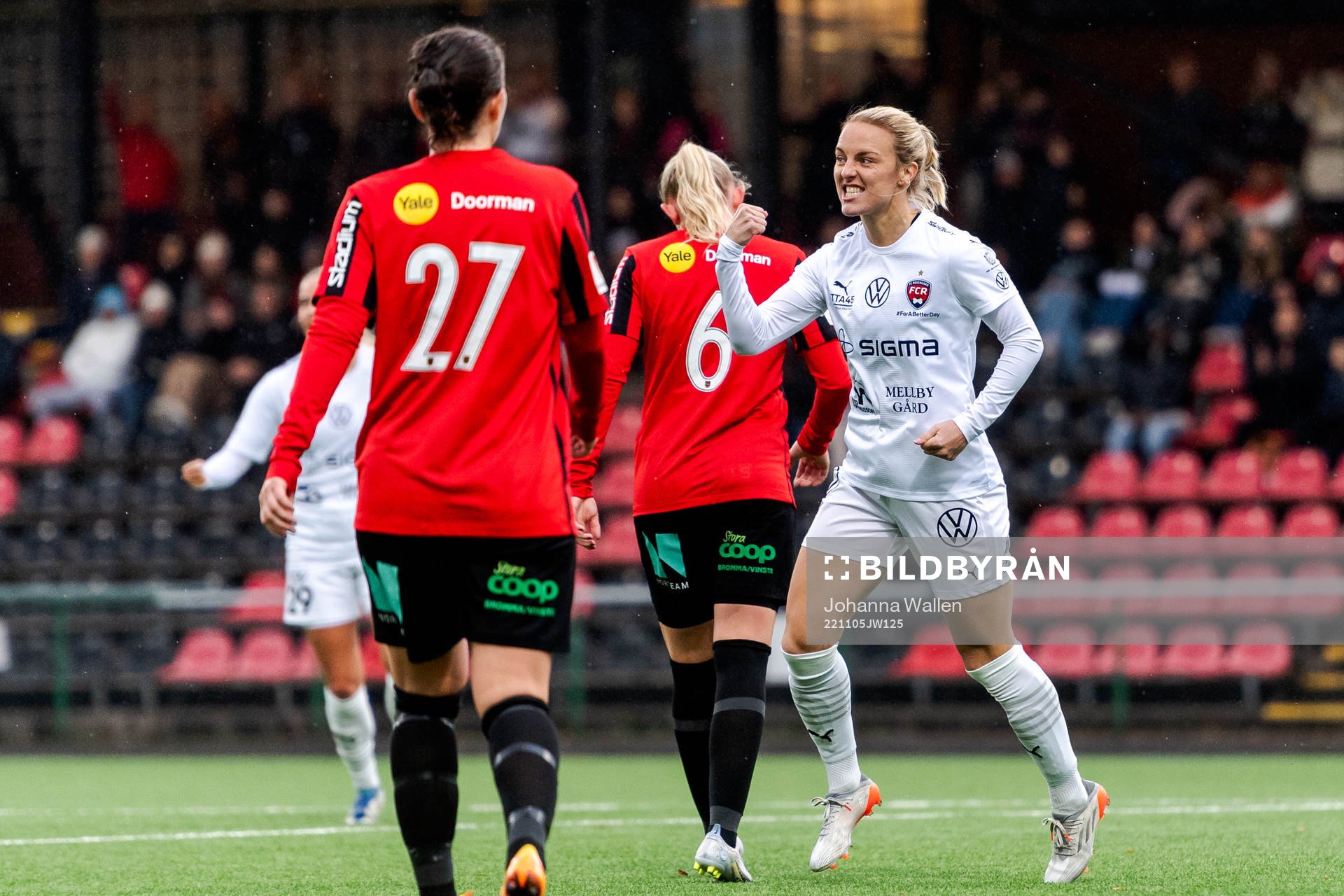 FC Rosengårds målskytt Mimmi Larsson jublar