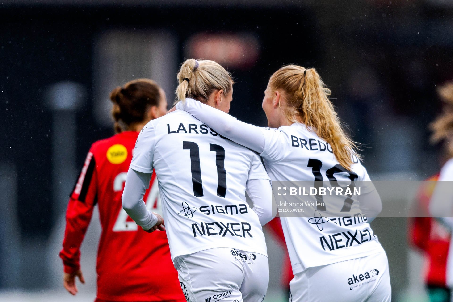 FC Rosengårds Mimmi Larsson och Sofie Bruun Bredgaard