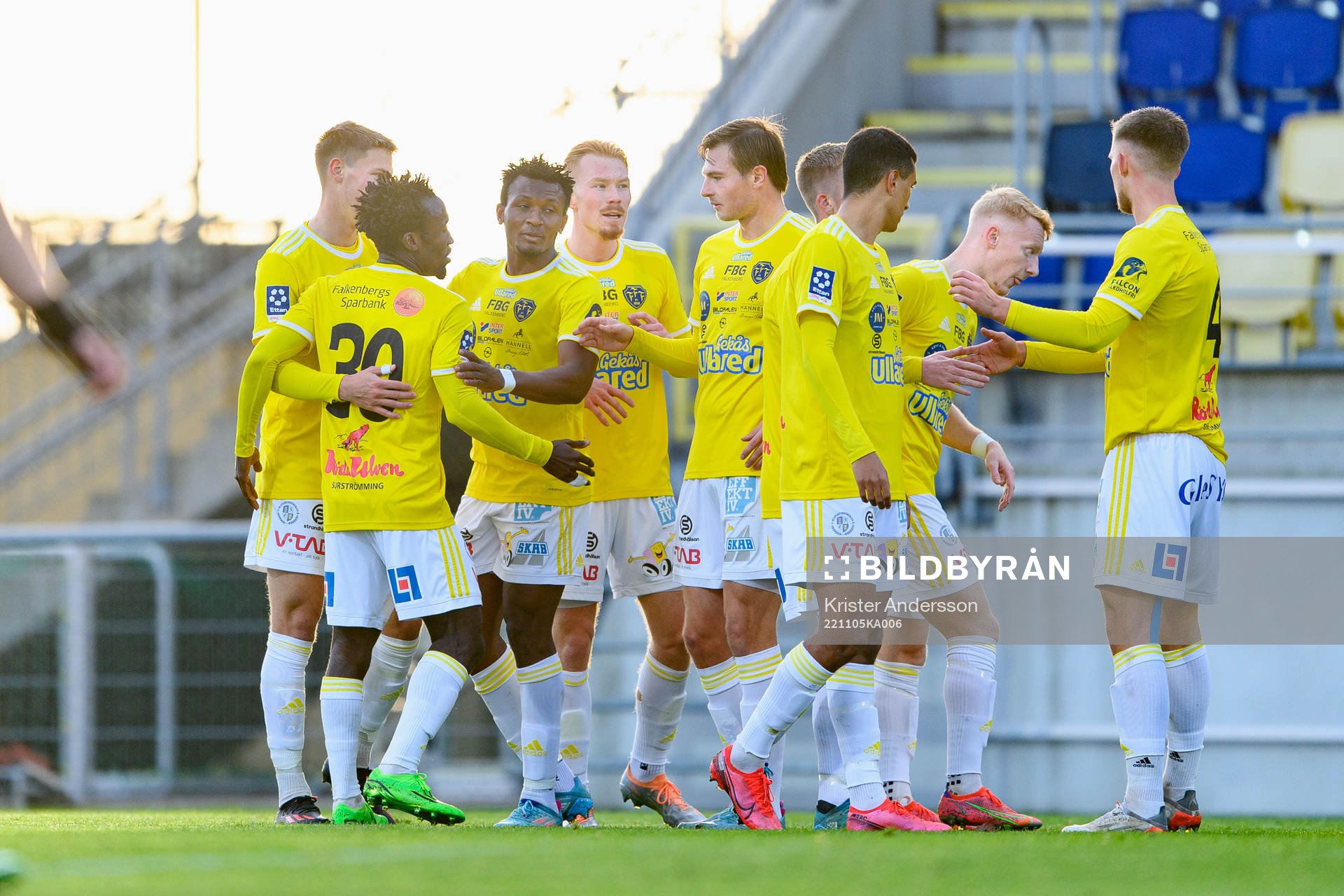 Falkenbergs spelare jublar