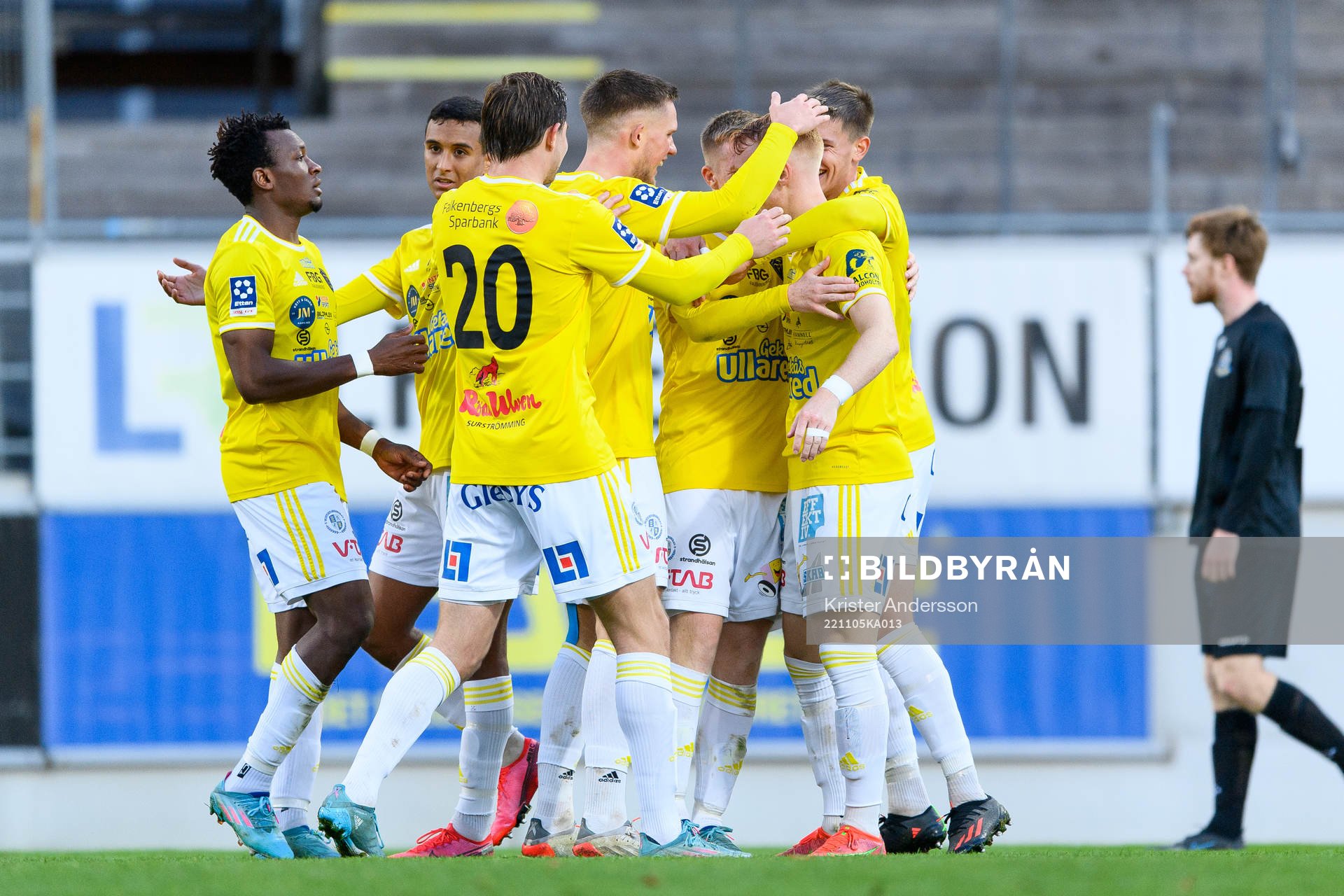 Falkenbergs spelare jublar