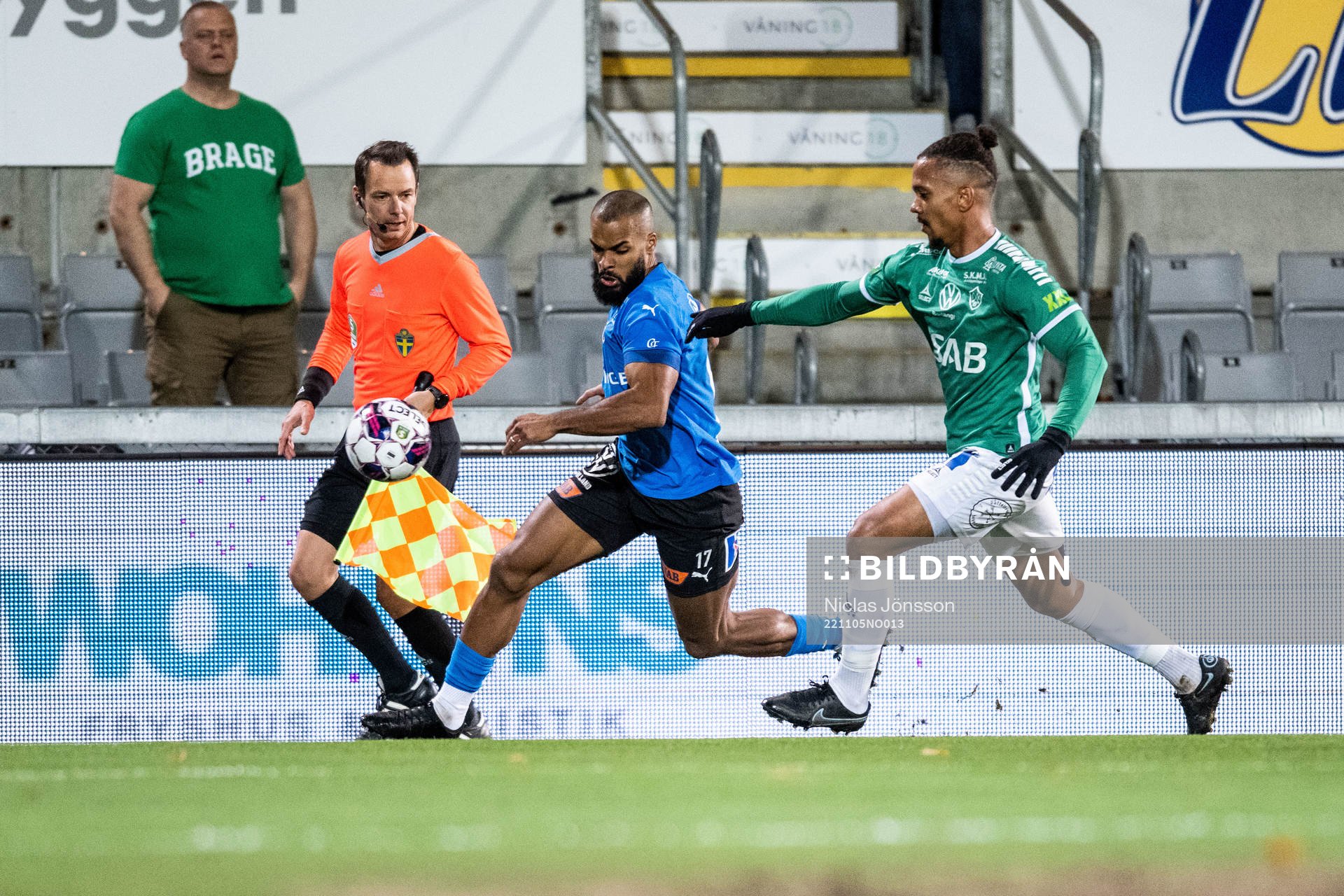 Halmstads Phil Ofosu-Ayeh och Brages Seth Hellberg