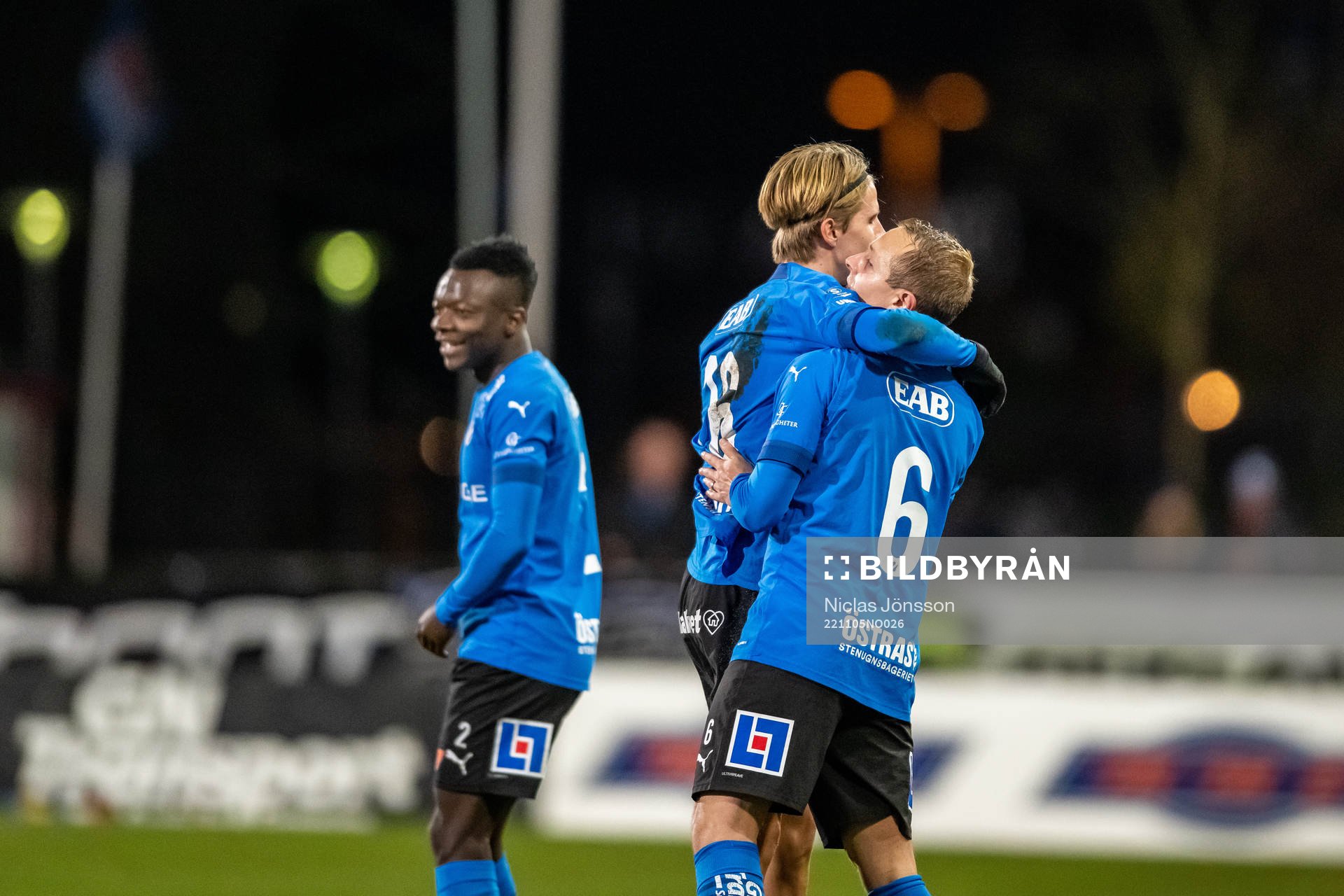 Halmstads Erik Ahlstrand och Halmstads Joel Allansson jublar