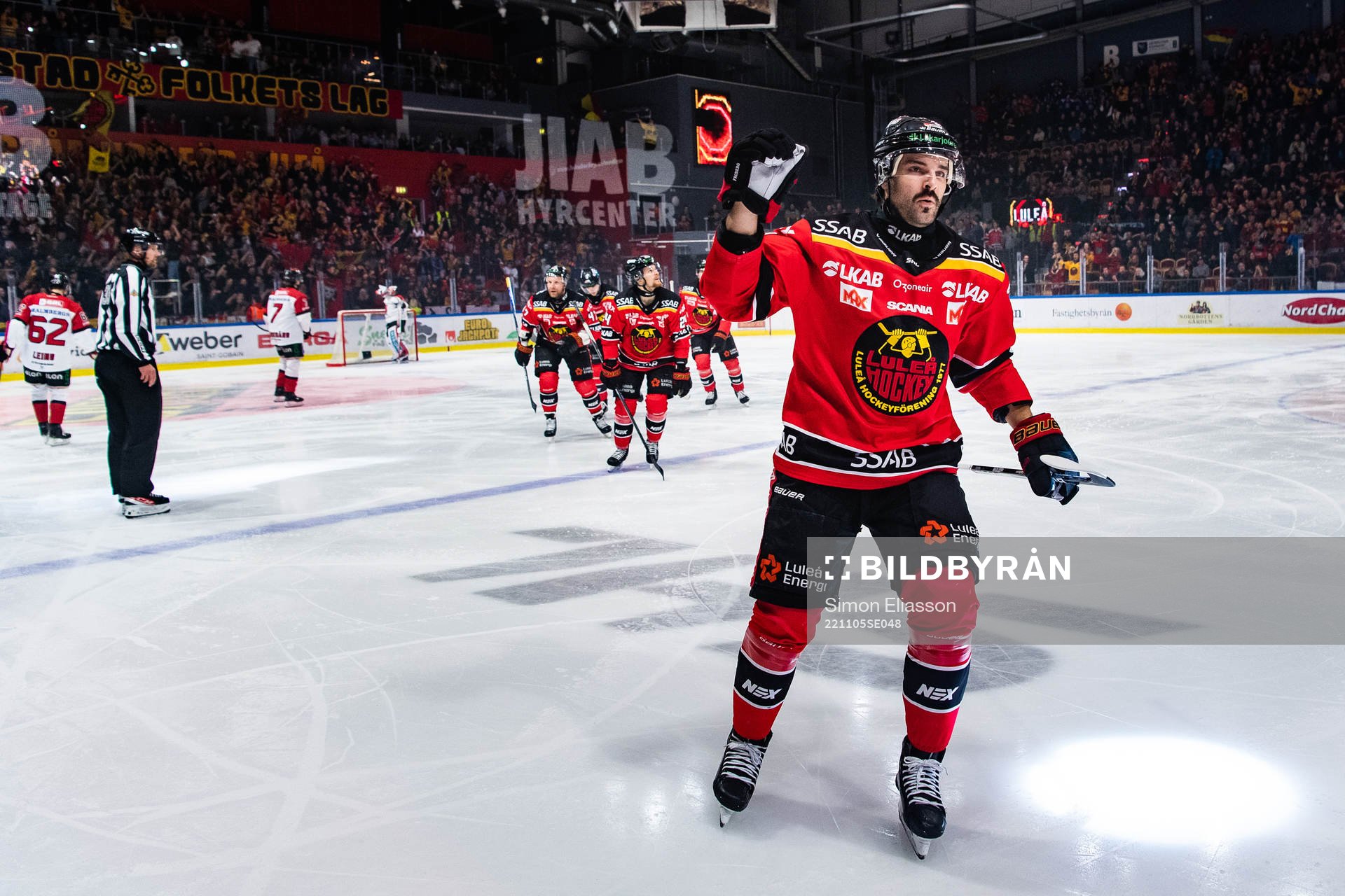 Luleås Linus Fröberg jublar