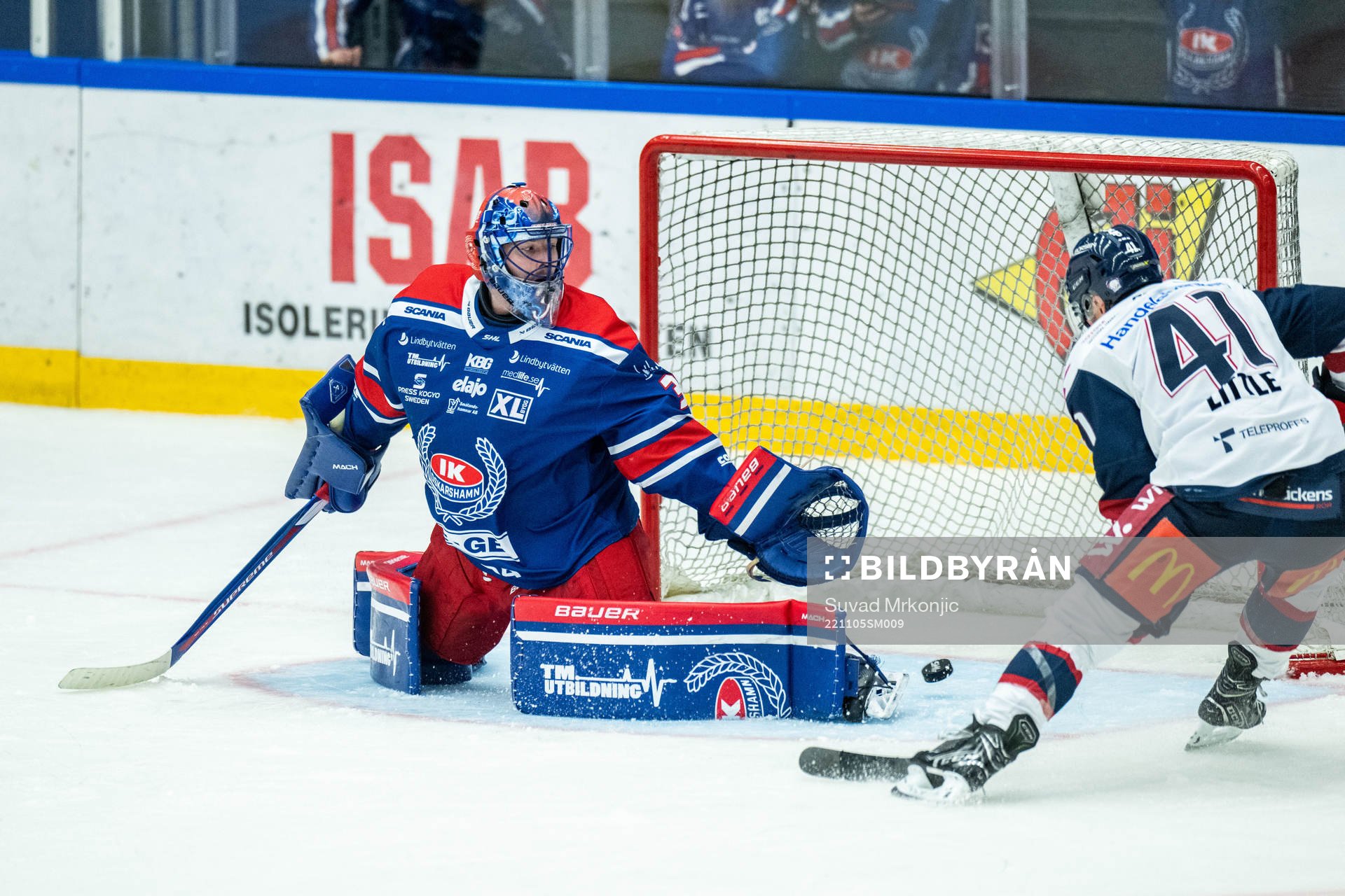 Linköpings Broc Little gör 1-1 bakom Oskarshamns målvakt