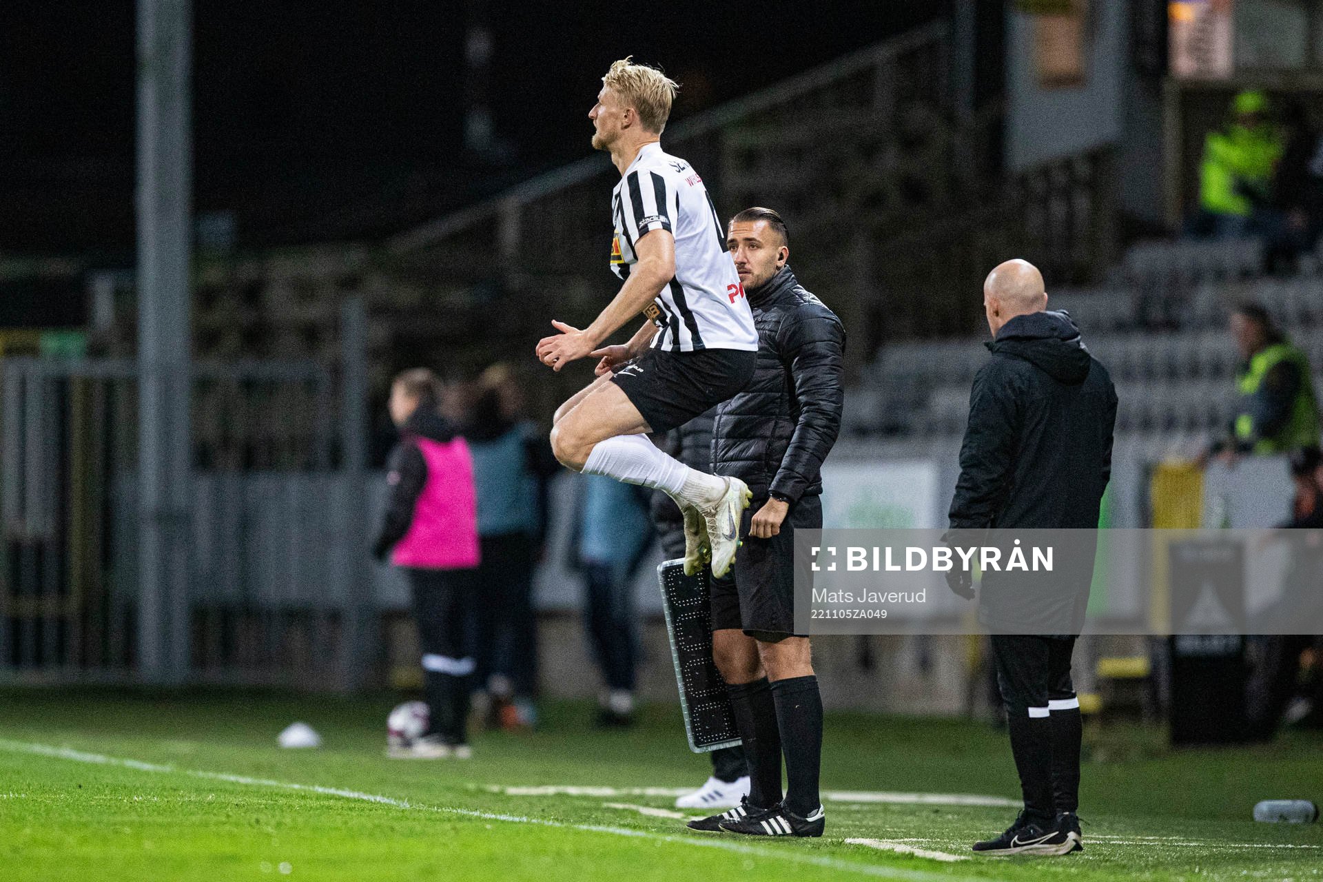 Landskronas Viktor Wihlstrand på väg att bytas in